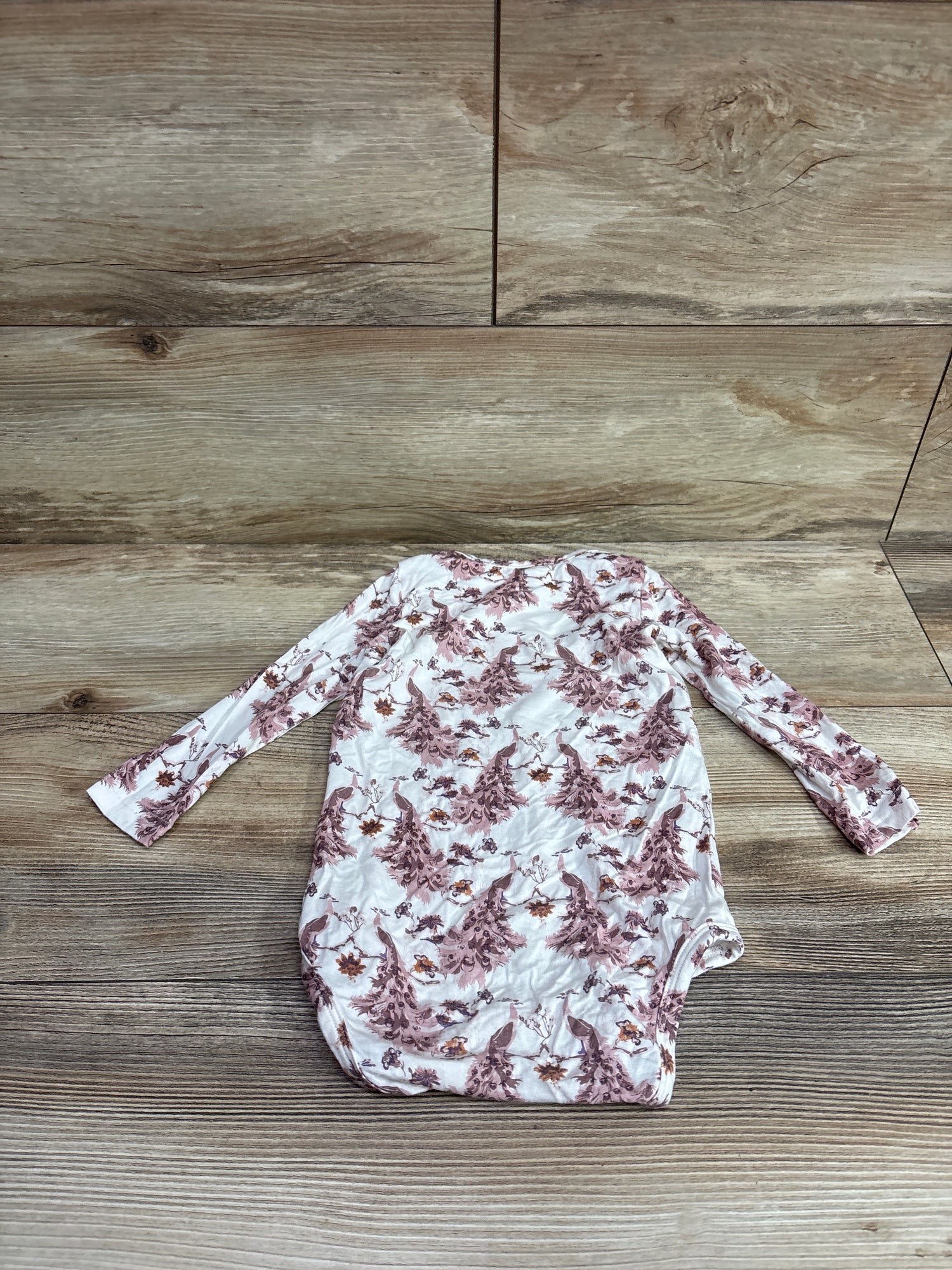 Kate Quinn Long Sleeve Bamboo Bodysuit White sz 6-12m