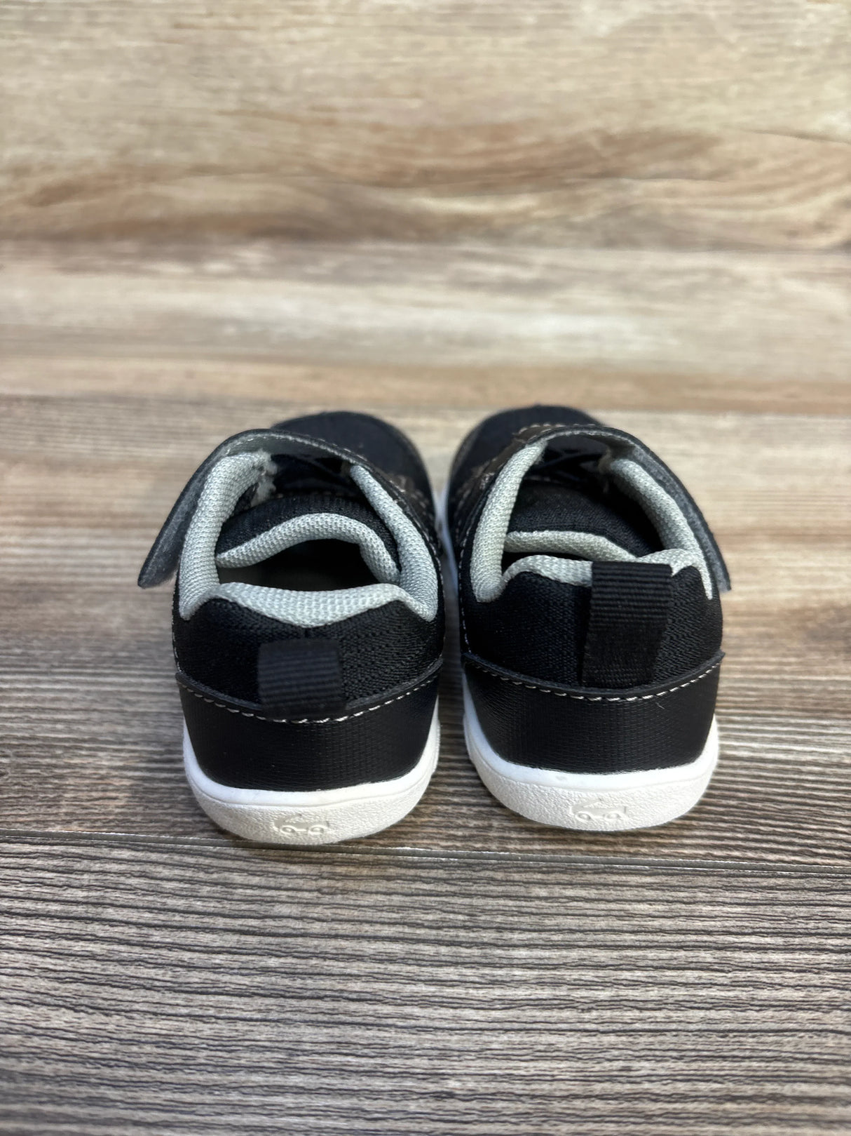 See Kai Run Tenny Sneakers Black sz 5c