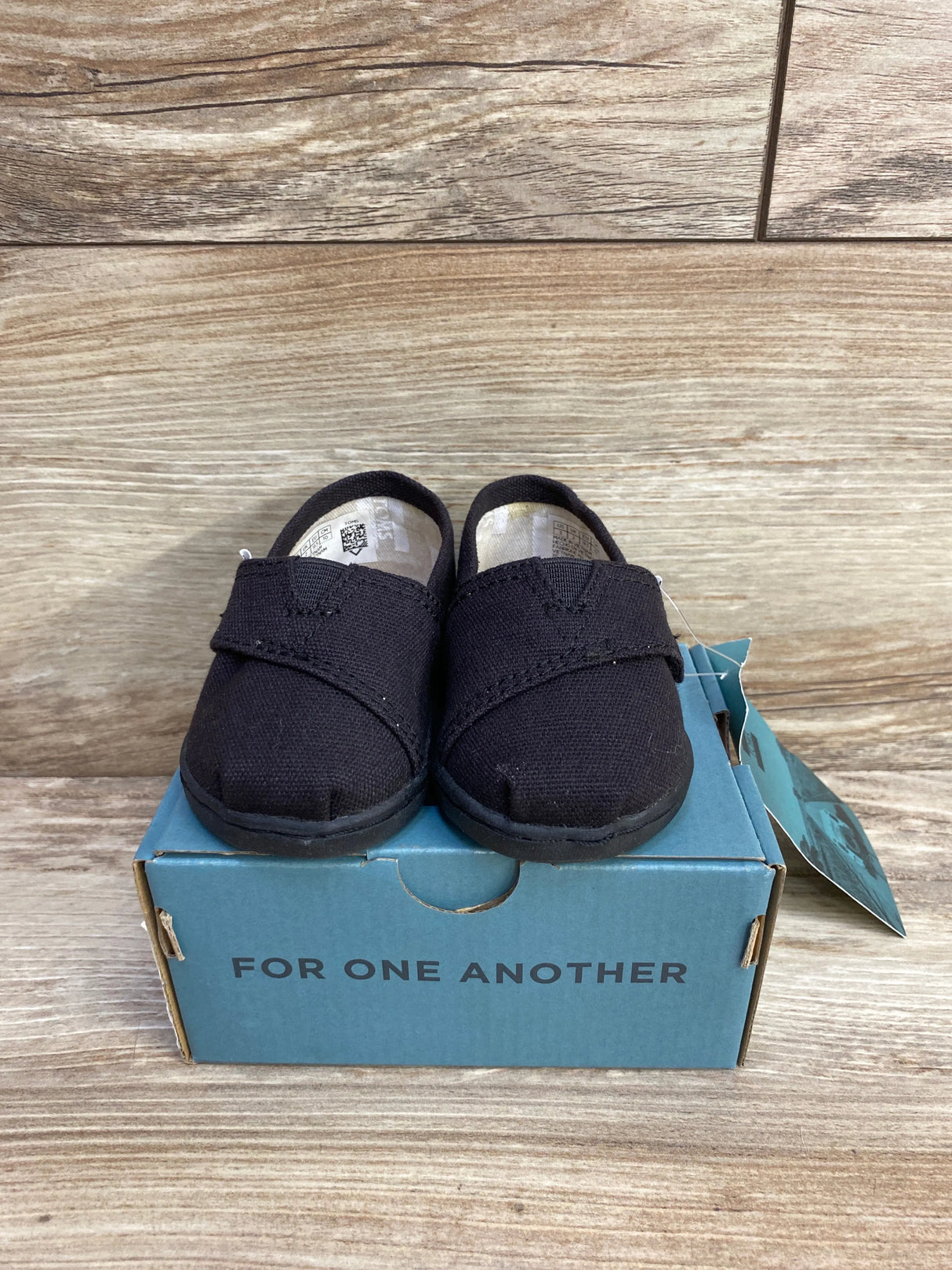 NEW TOMS Tiny Canvas Classic Slip-On Shoes sz 3c