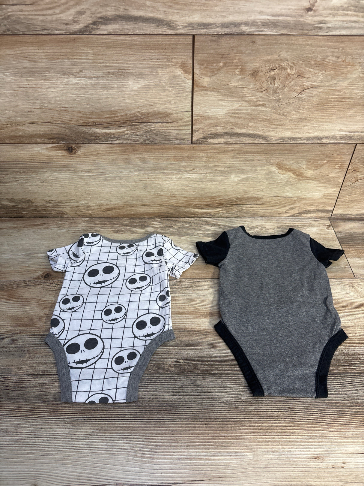 Disney Tim Burton's The Nightmare Before Christmas 2pk Bodysuits Grey sz 3/6m