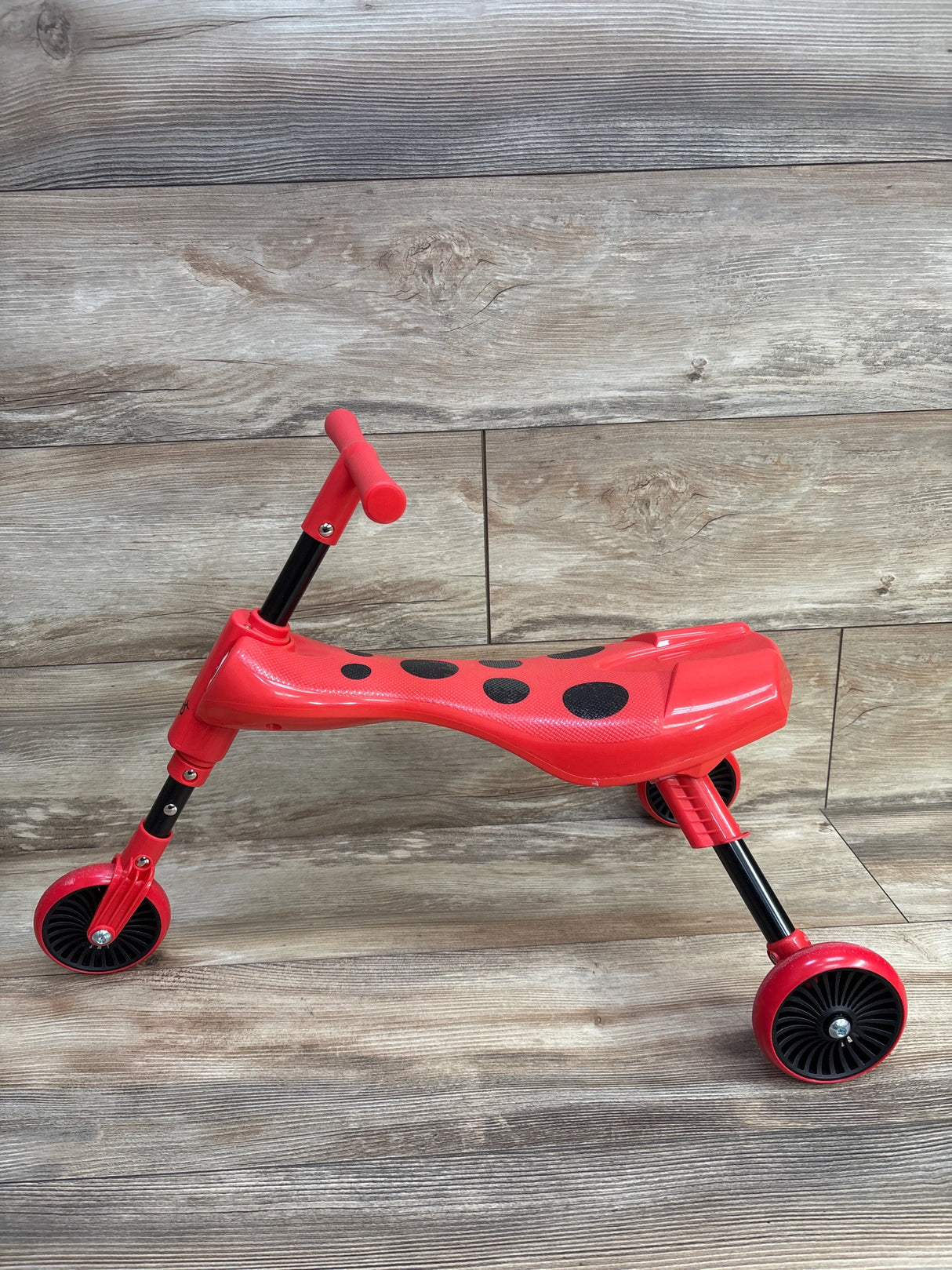 Scuttlebug Ride-on Red Ladybug