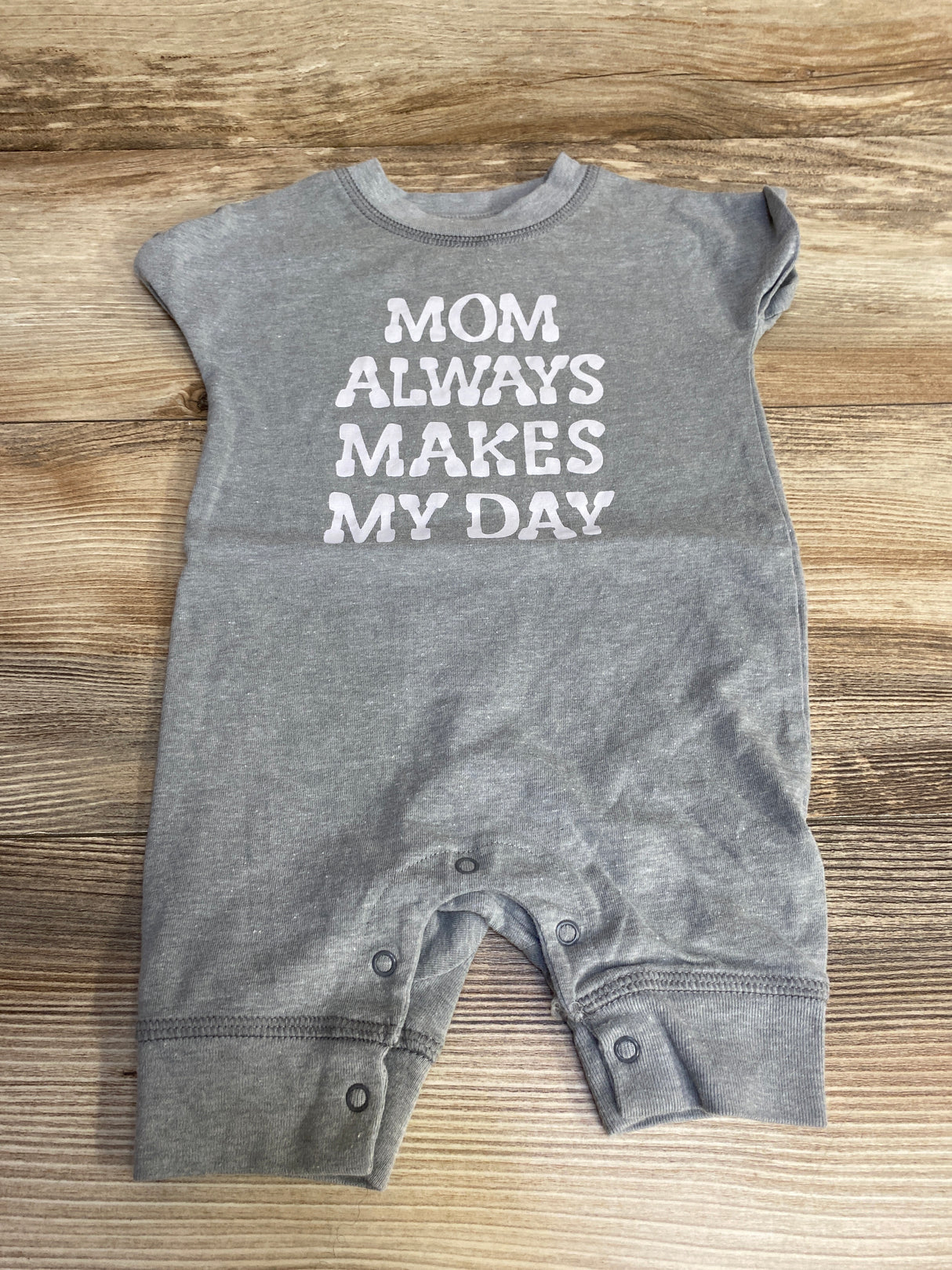 Cat & Jack Mom Always Makes My Day Romper Gray sz 6-9m