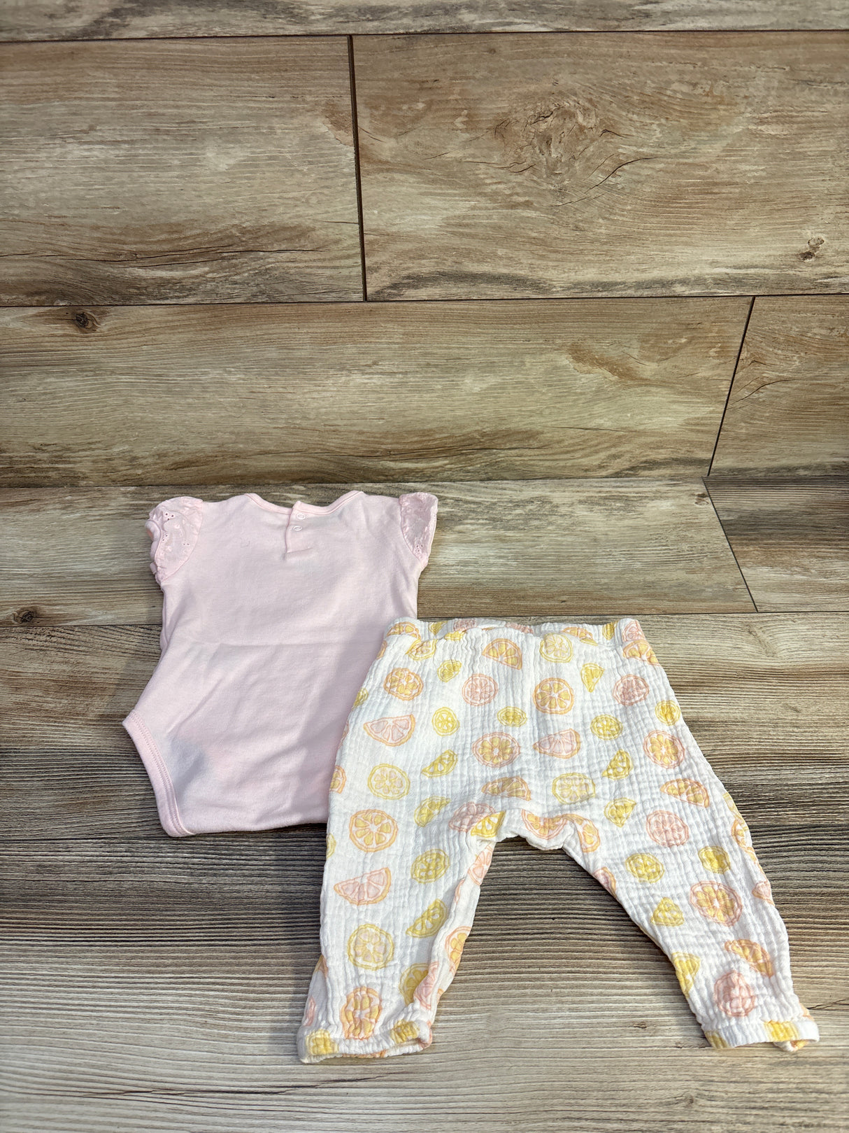 Tahari Baby 2pc Bodysuit & Pants Set Pink sz 3/6m