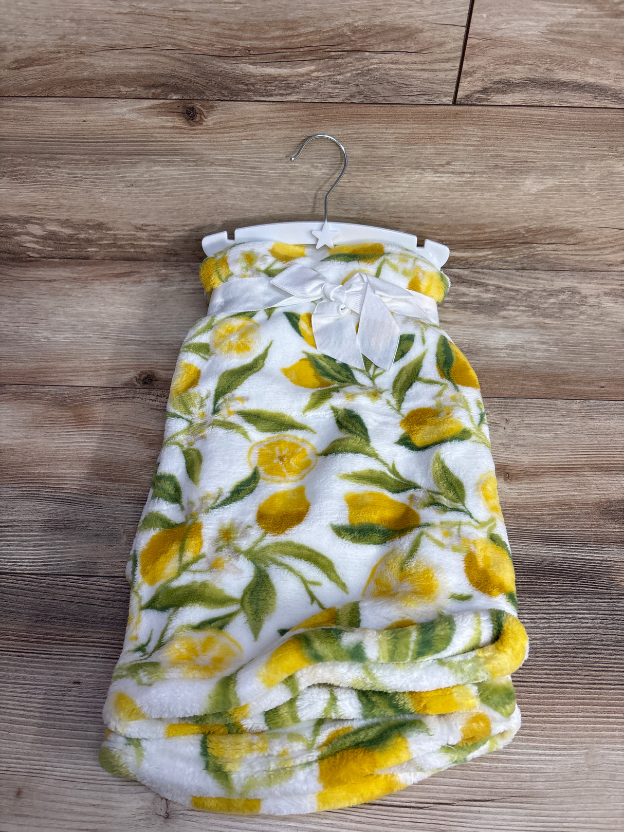 NWOT Baby Thro Lemon Print Plush Blanket