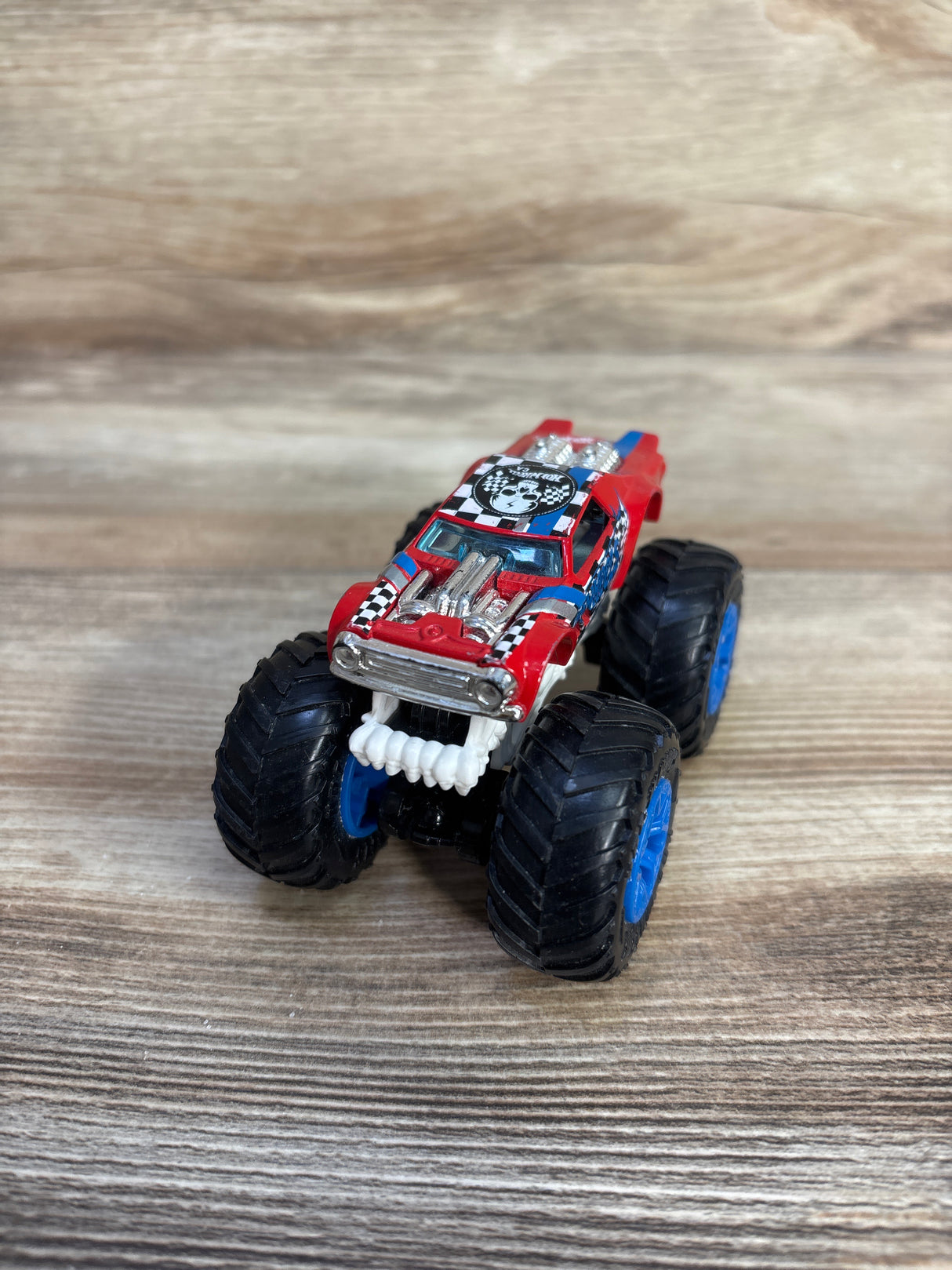 Hot Wheels Monster Trucks 1:64 Scale Back to Basics Night Shifter