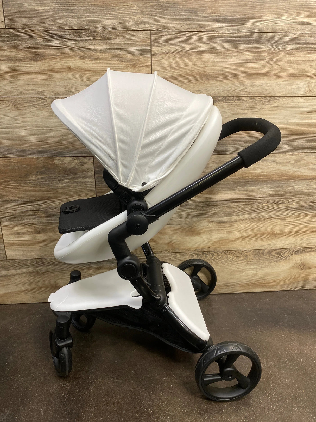 Anivia Luxury Baby Doll Stroller for 18" & 20" Dolls in White*