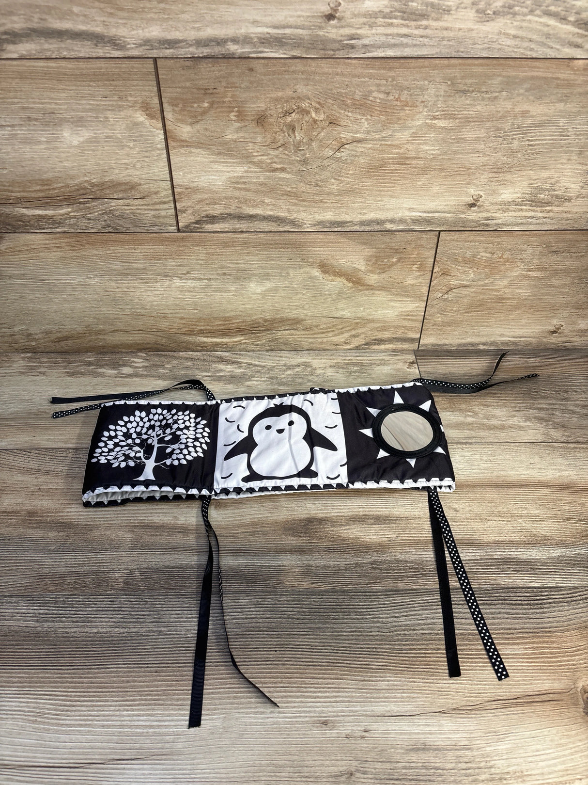 Thremhoo Black and White High Contrast Tummy Time Soft Crinkle Book