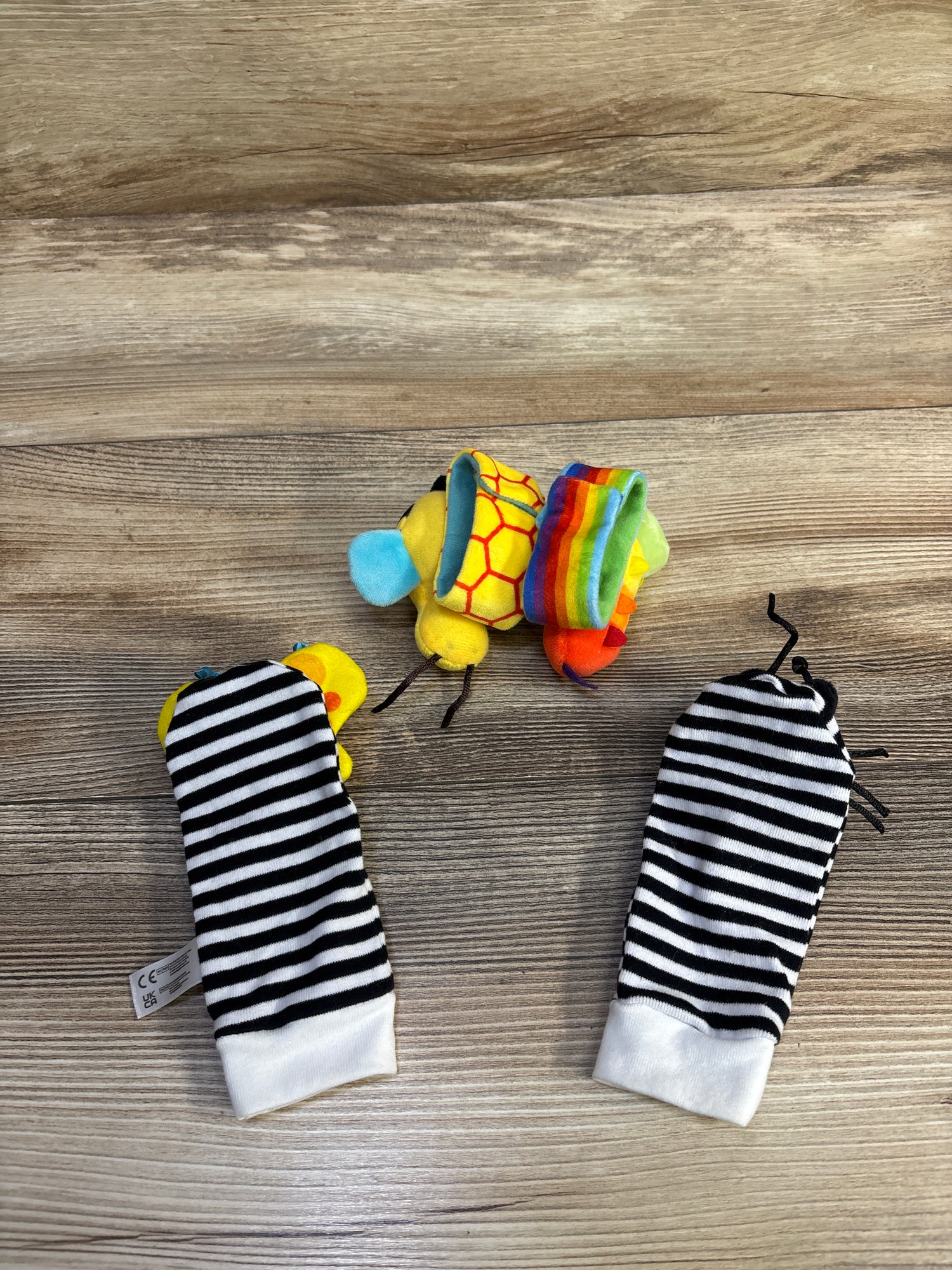 Infinno Baby Wrist Rattle Socks and Foot Finder Set 4pk sz 0-12m