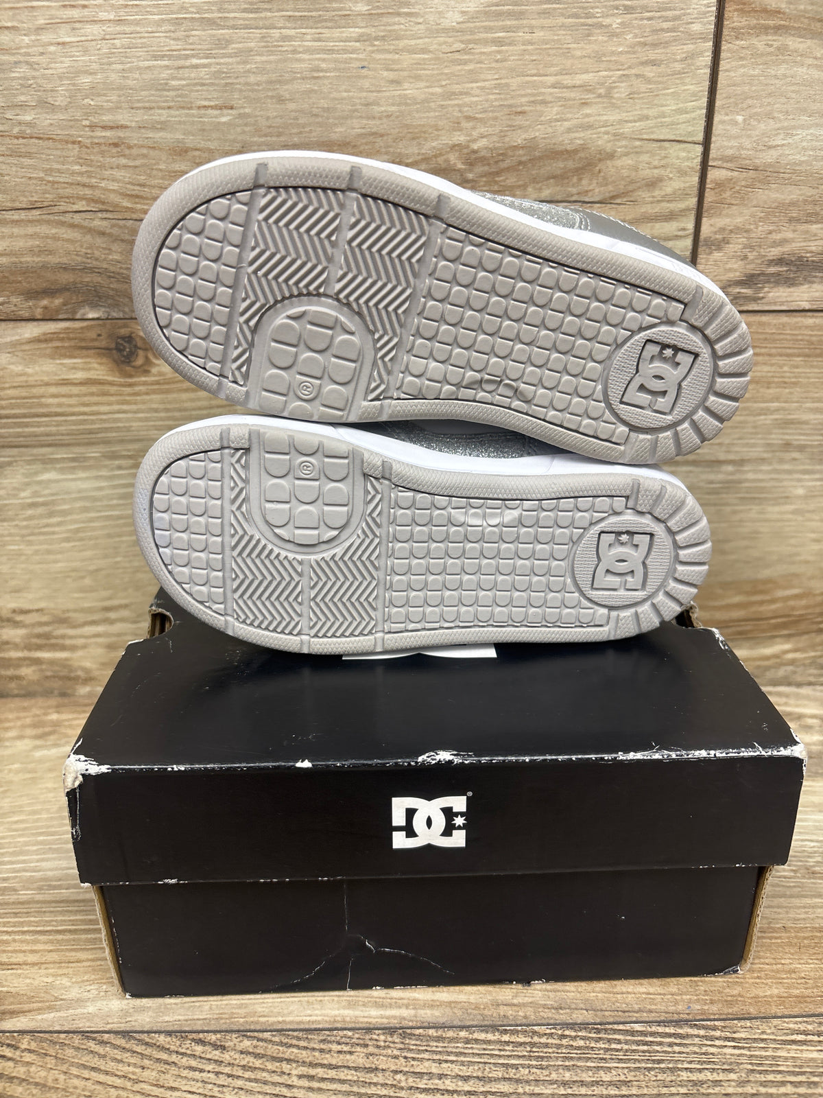NEW DC Manteca 2 LE Sneakers in Metallic Silver/White sz 10c