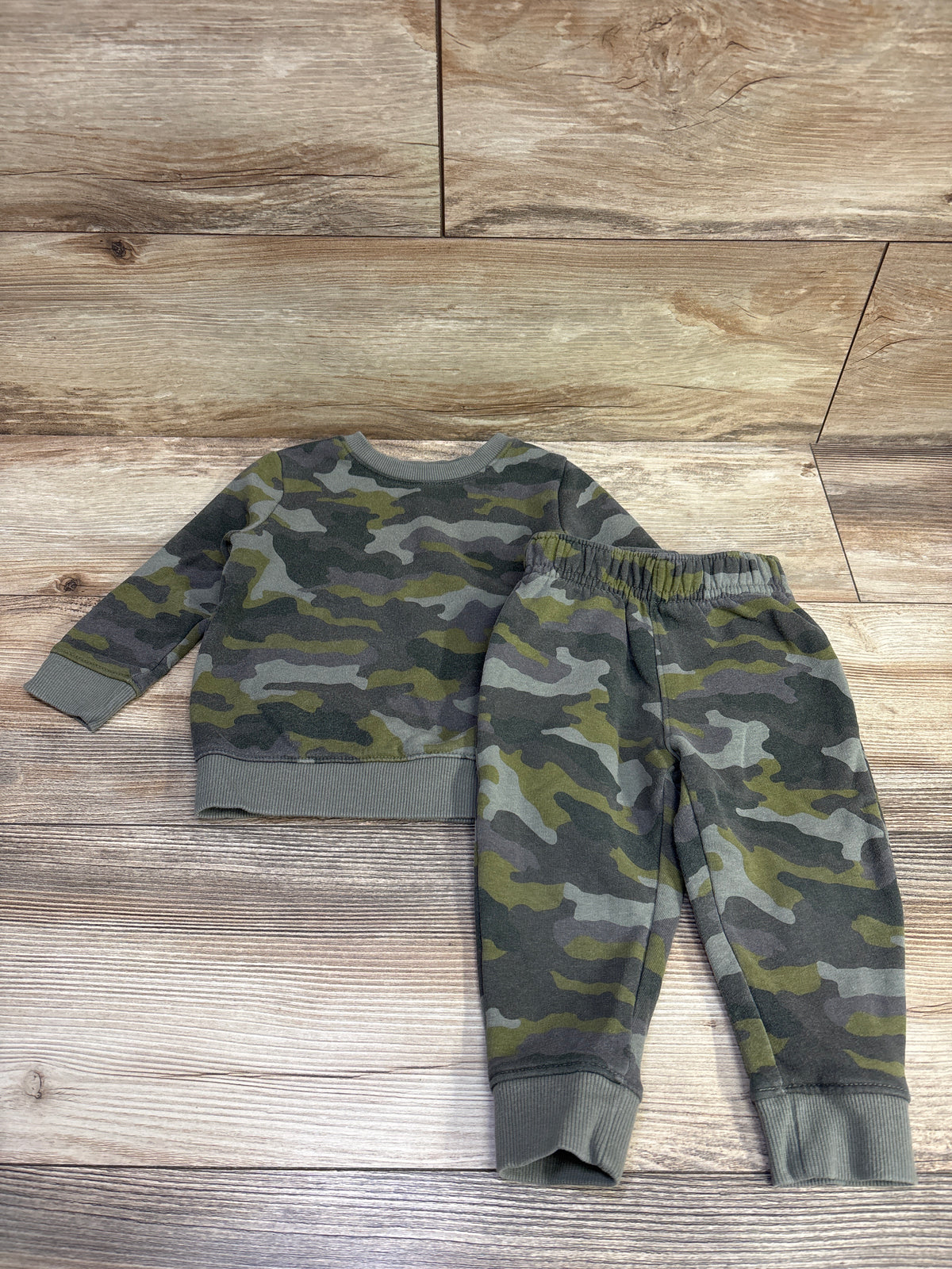 Cat & Jack 2pc Camo Sweatshirt & Joggers Set Green sz 18m