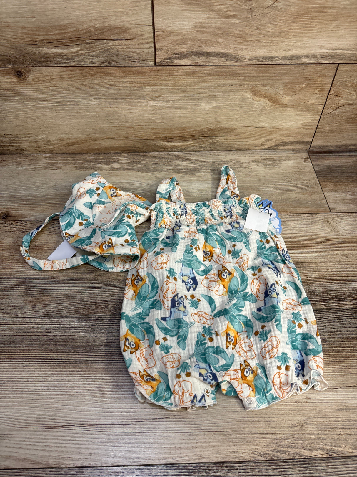 NEW Bluey 2pc Gauze Romper & Hat Set In Ivory sz 6-9m