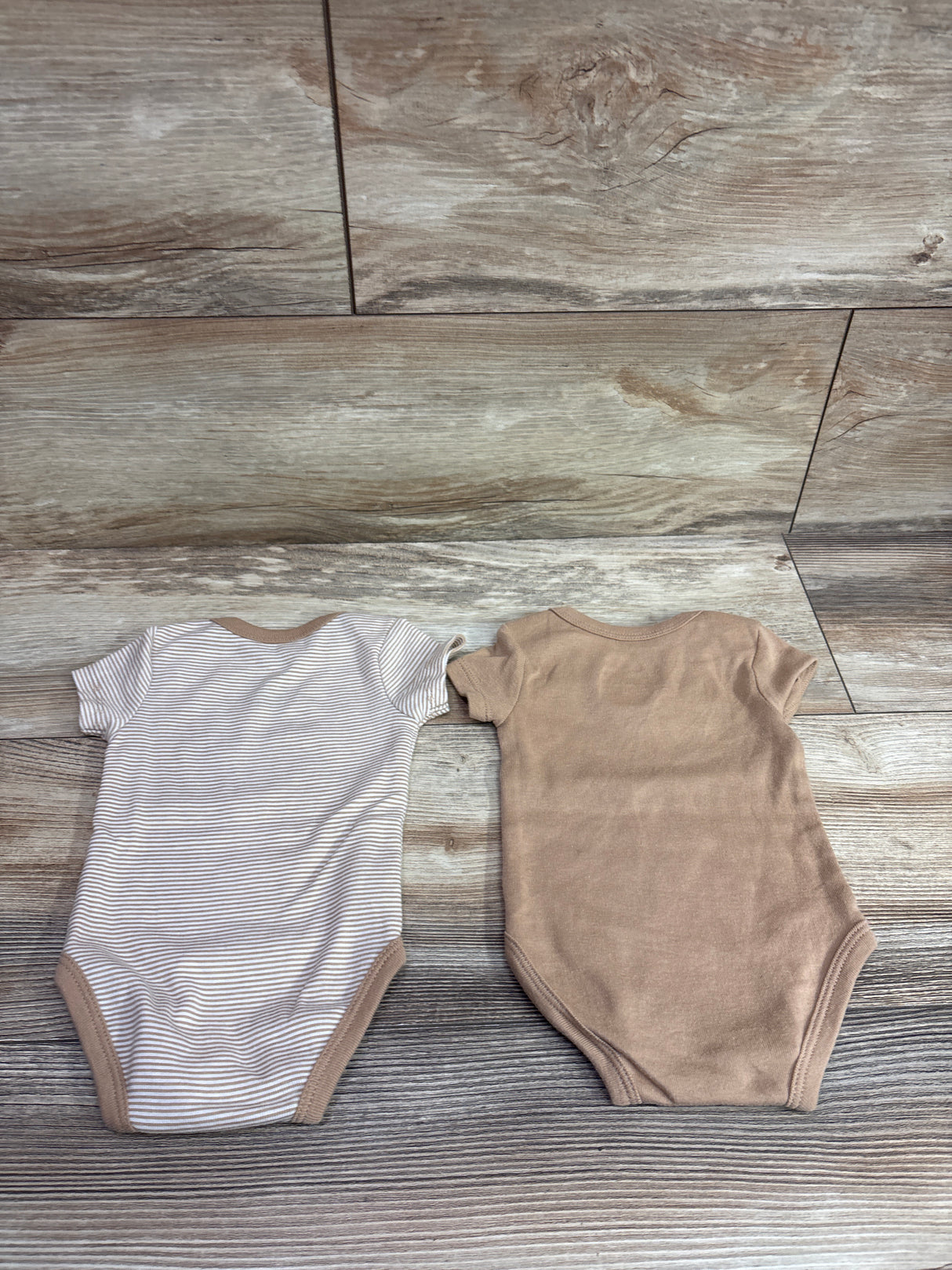 Nike 2pk Bodysuits Tan sz 3m