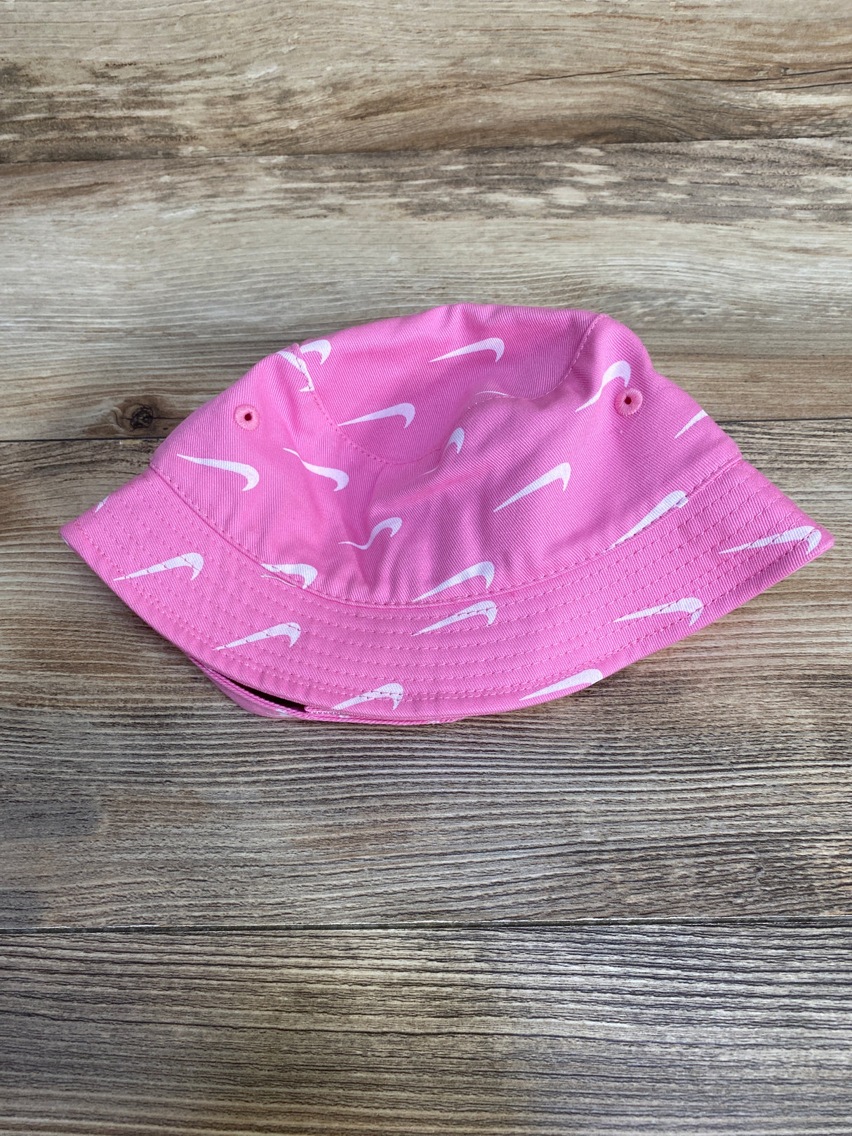 Nike Infant Swoosh Bucket Hat with Chin Strap Pink