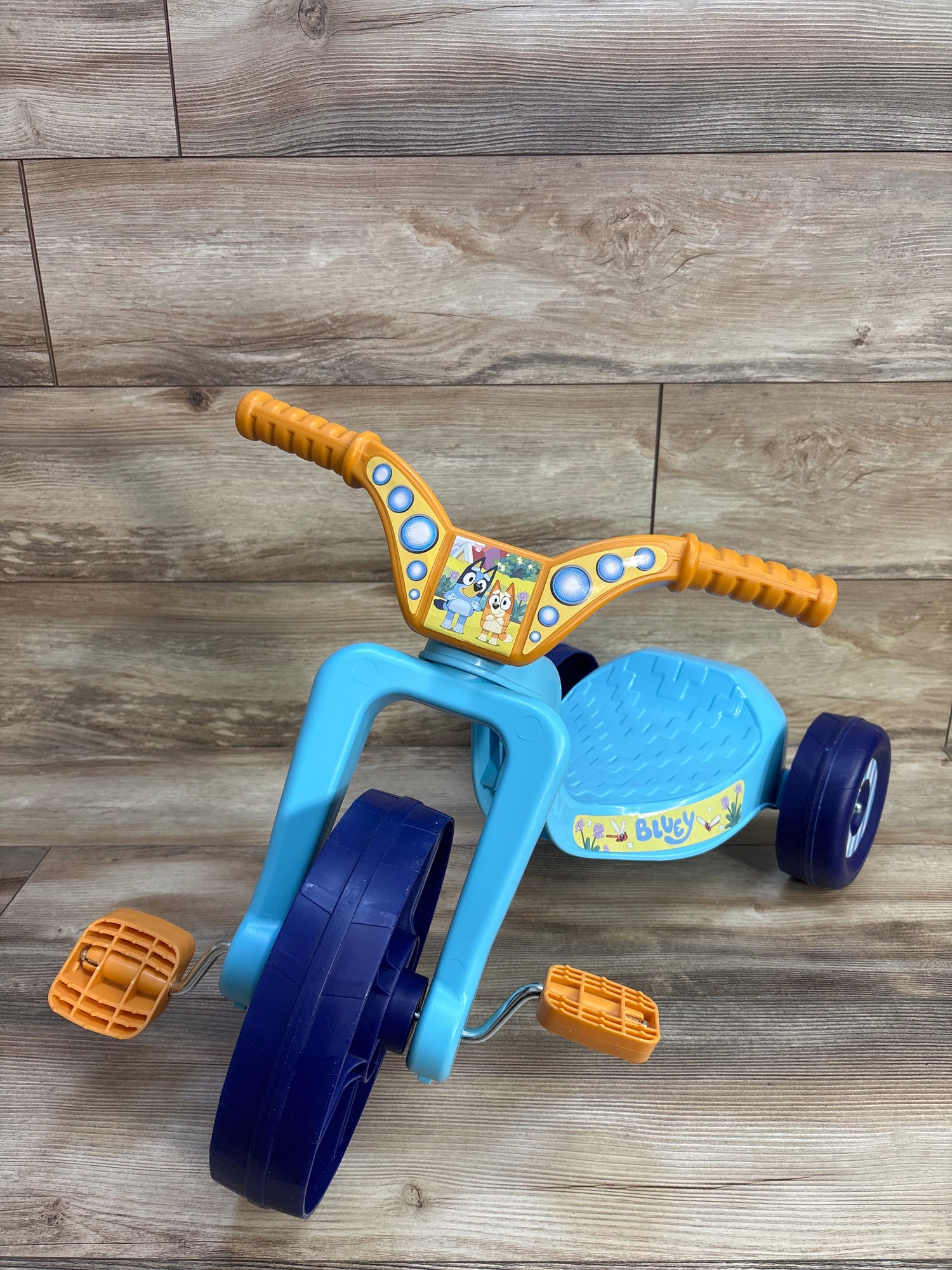 Bluey 10" Fly Wheel Kids' Tricycle with Electronic Sound