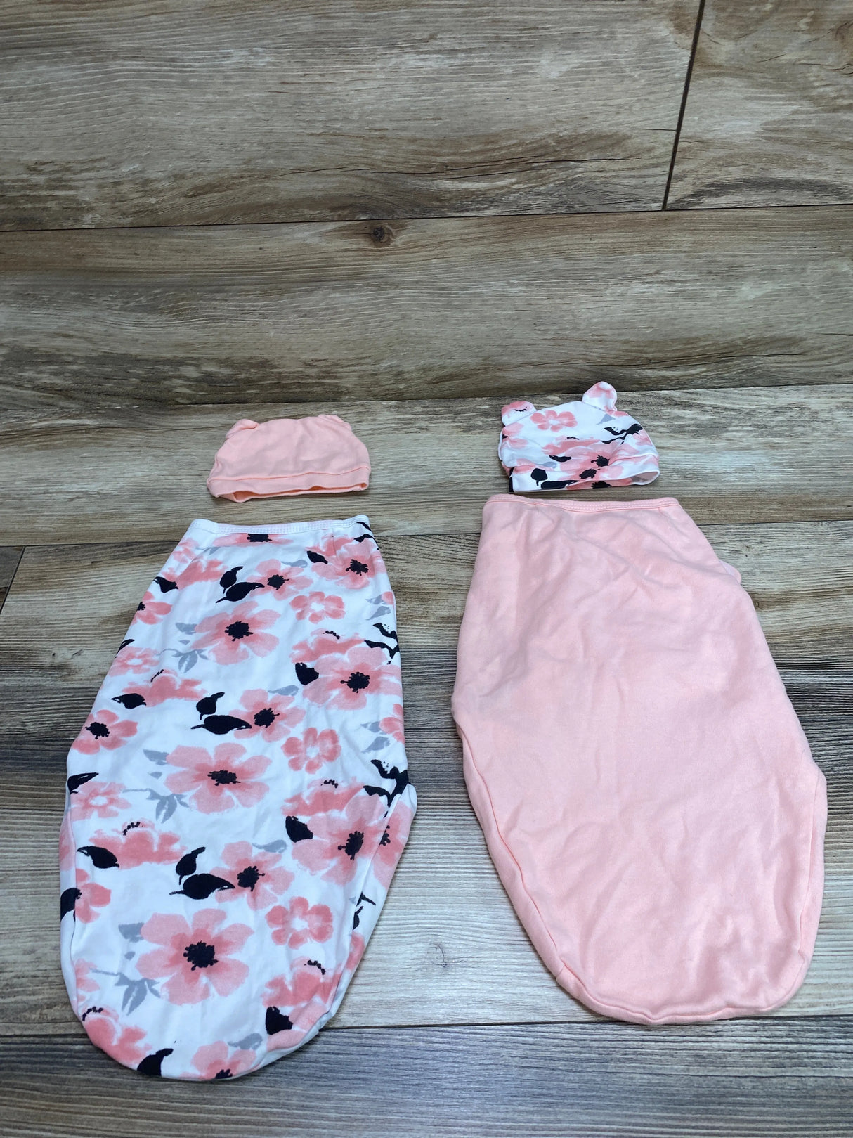 4pc Swaddle Wraps & Hats Pink/White sz 0-3m