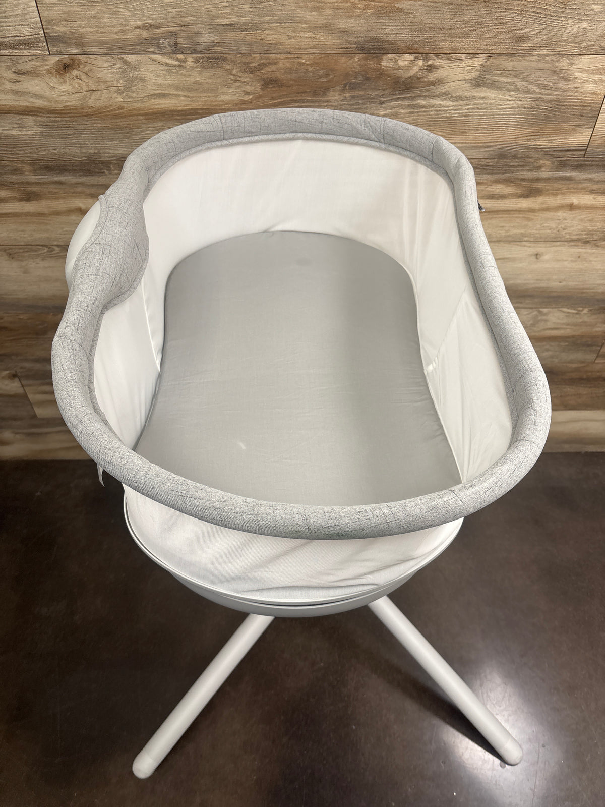 Halo BassiNest Connected Swivel Sleeper 3.0 Smart Bassinet in Grey