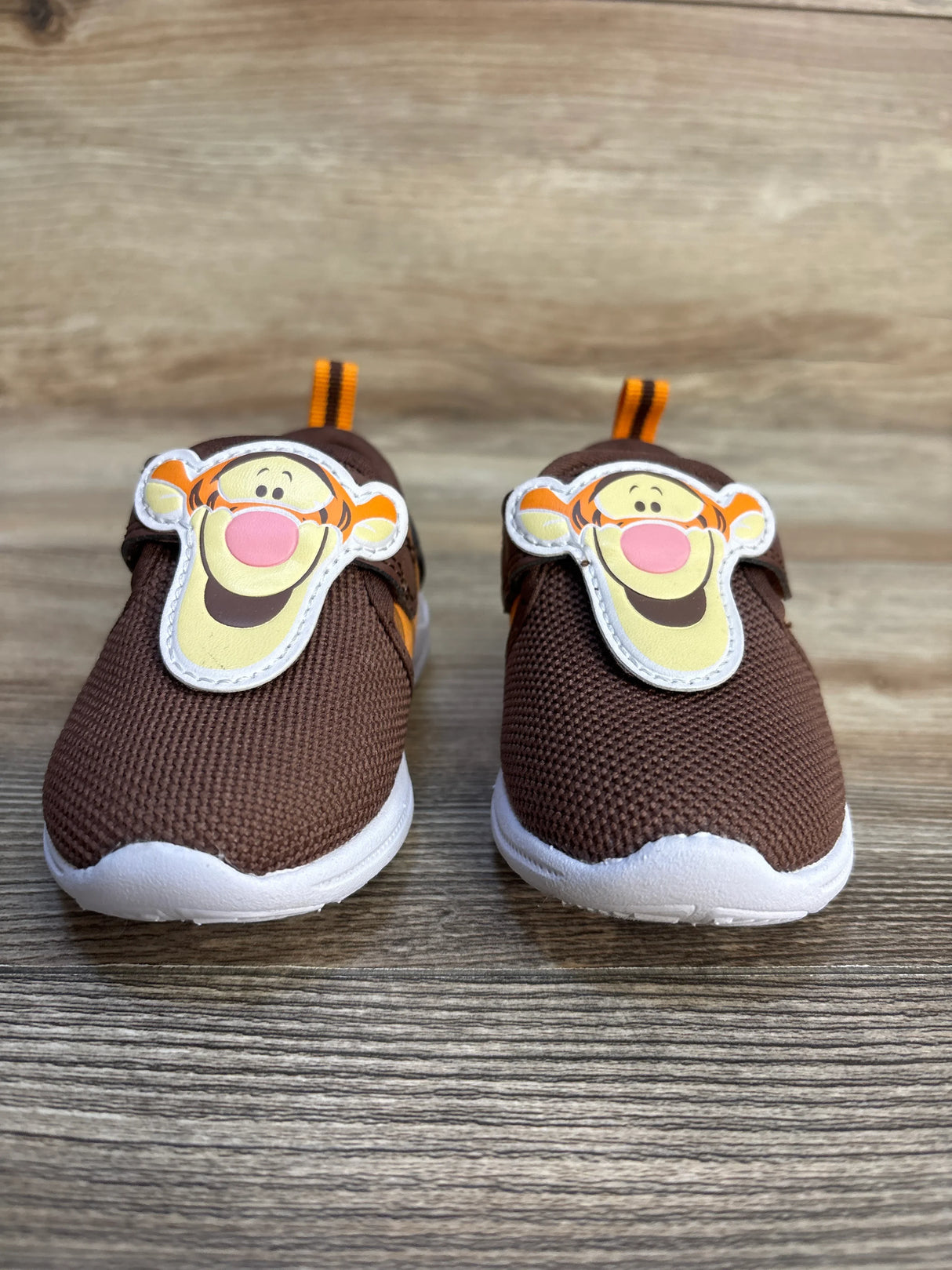 Disney Winnie the Pooh Tigger Sneakers Brown sz 4c