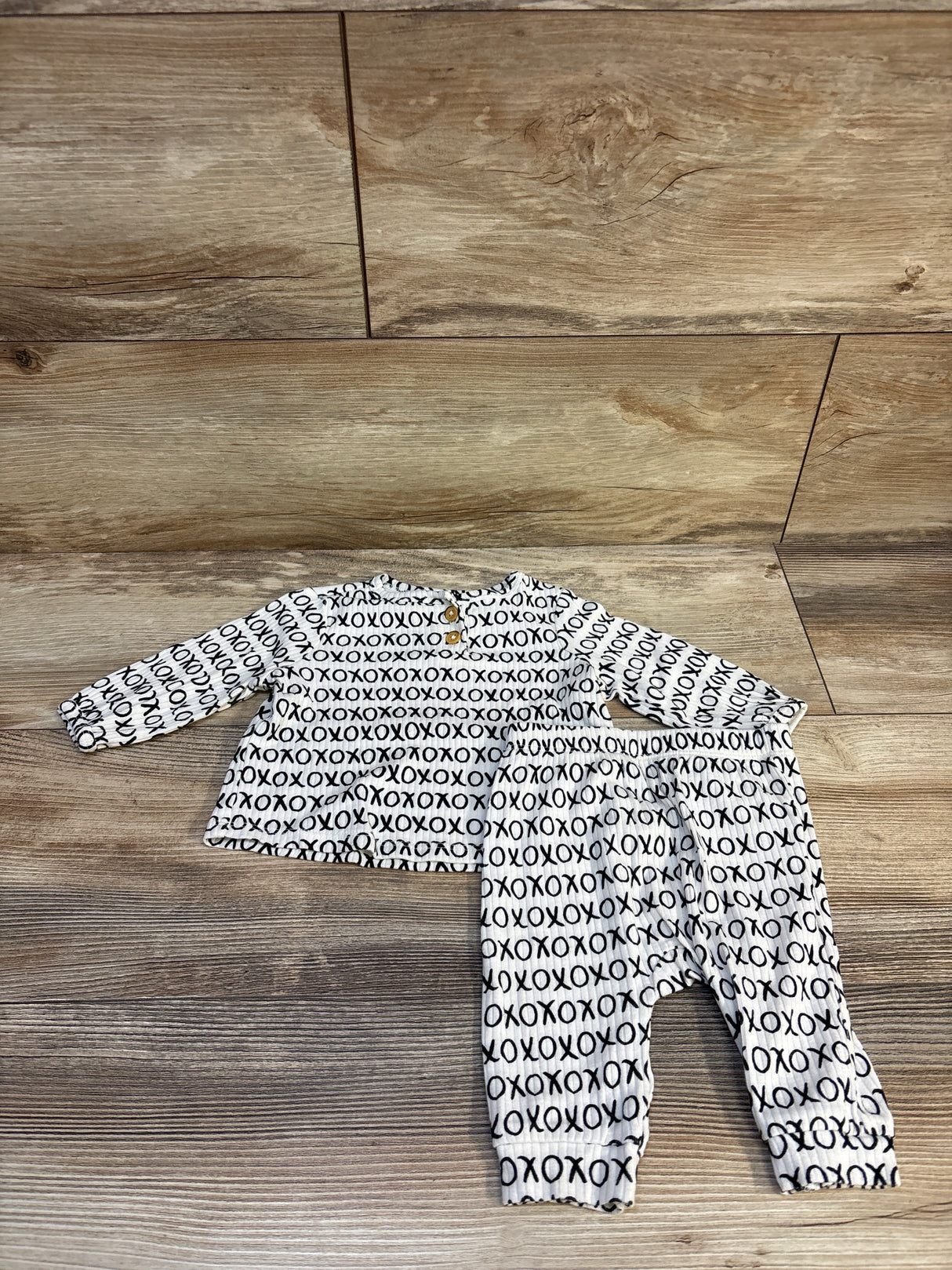 Cat & Jack 2pc Xo Print Shirt & Bottoms Set White sz 0-3m