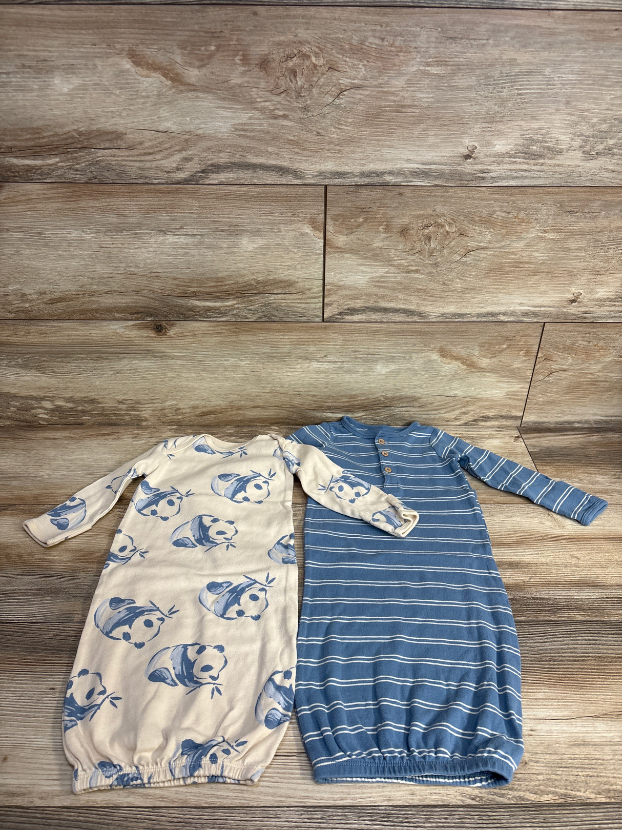 Carter's 2pk Gowns Cream/Blue sz 3m
