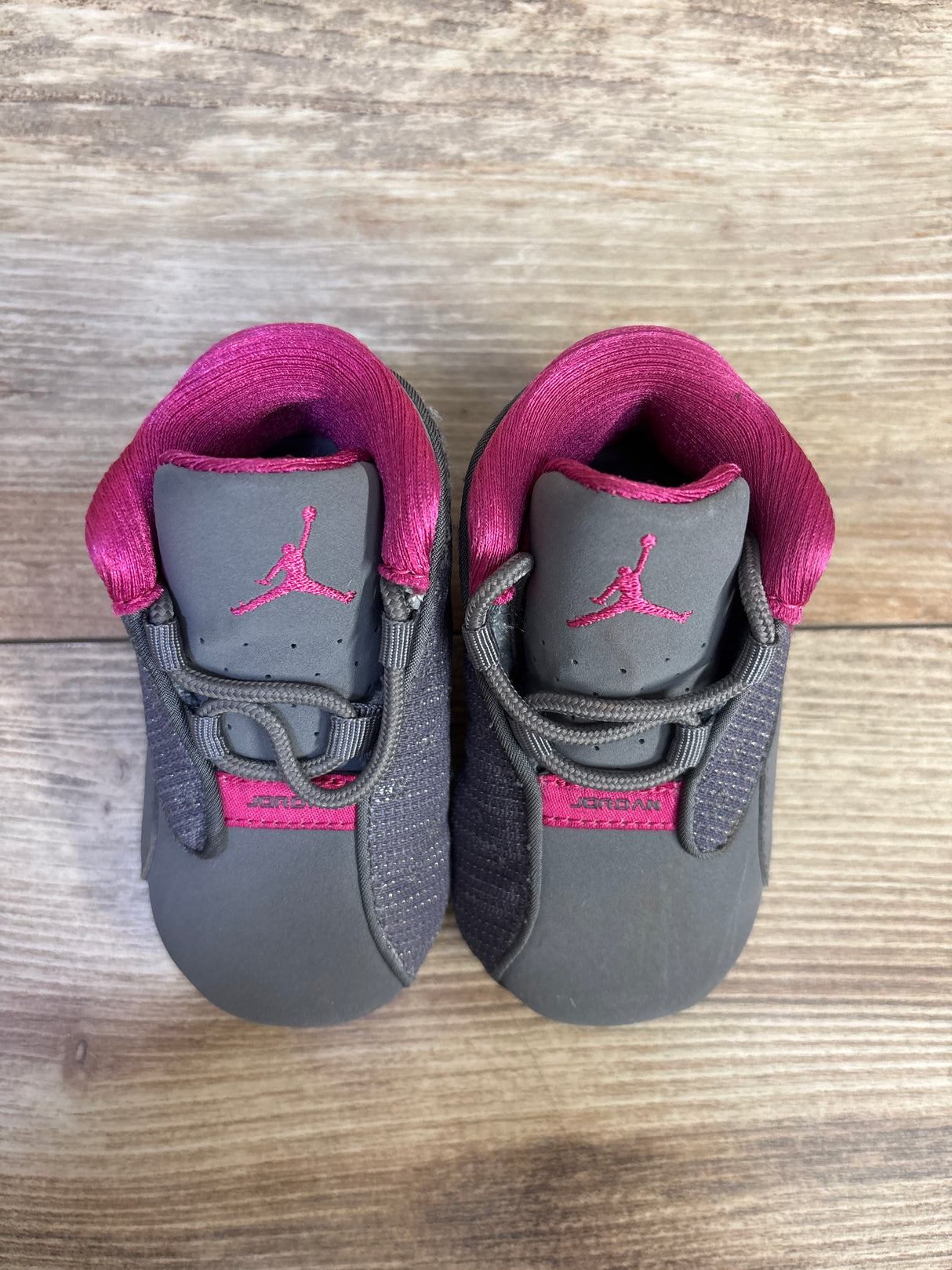 Air Jordan 13 Retro CB 'Hyper Pink' Sneakers & Hat Gift Pack Grey sz 3c