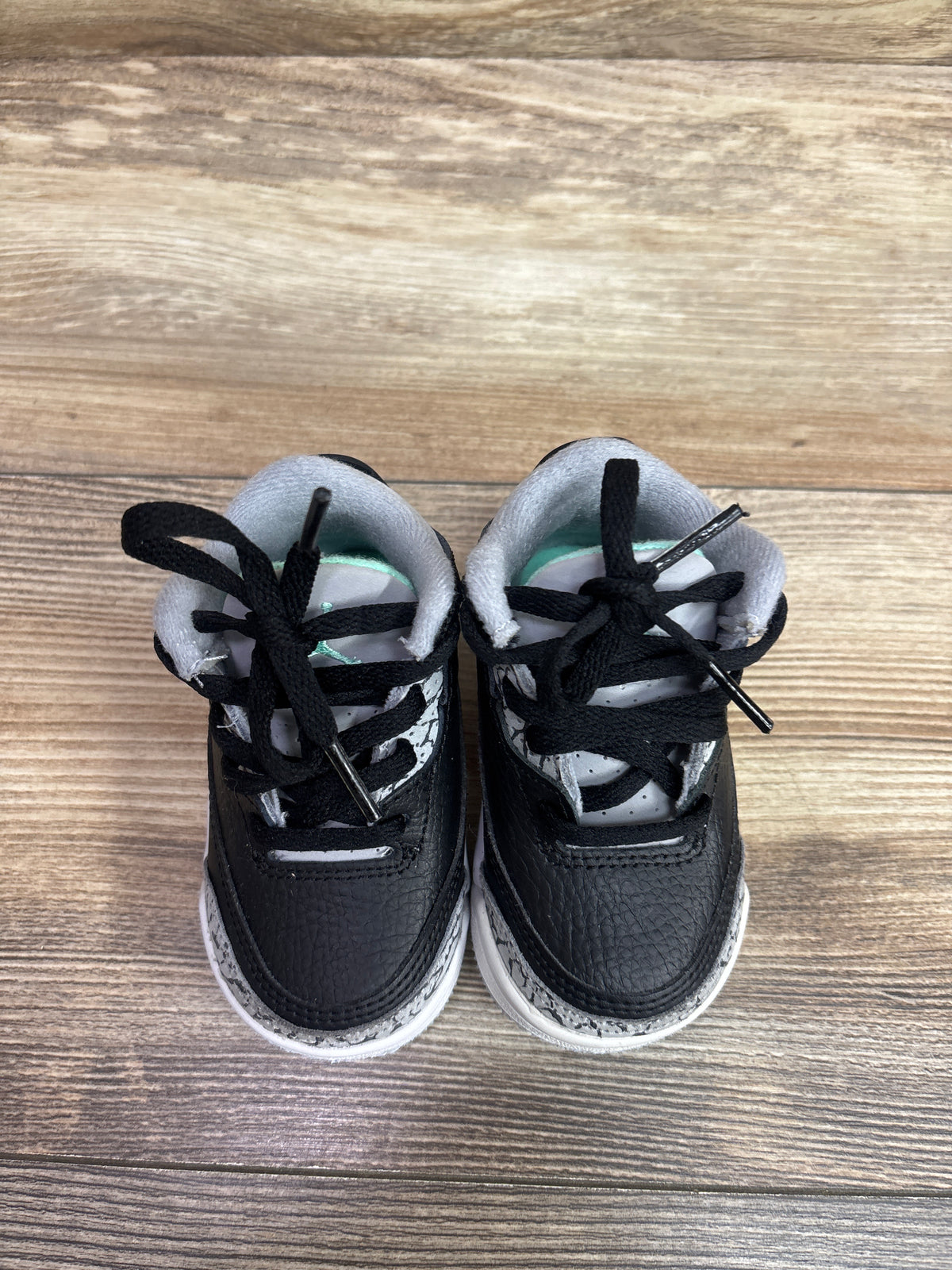 Air Jordan 3 Retro TD 'Green Glow' Sneakers sz 4c