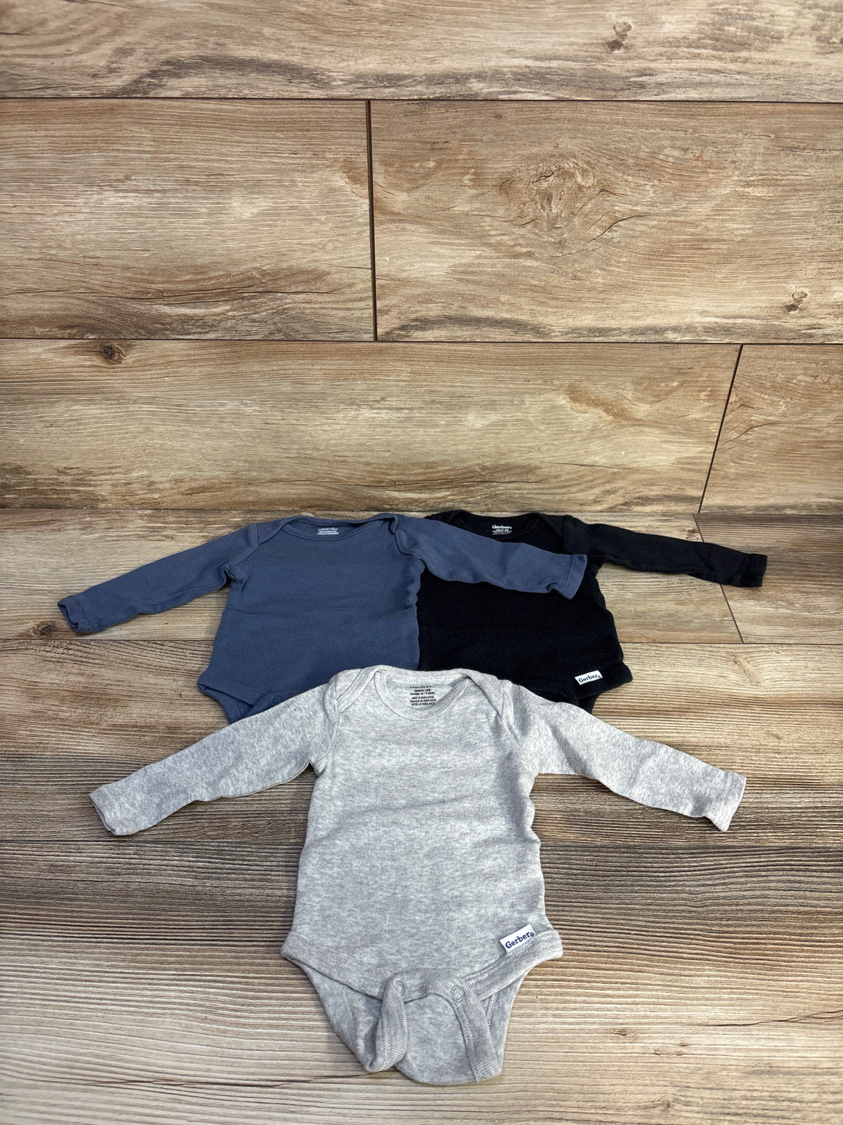 Gerber 3pk Long SLeeve Bodysuits Black sz Newborn