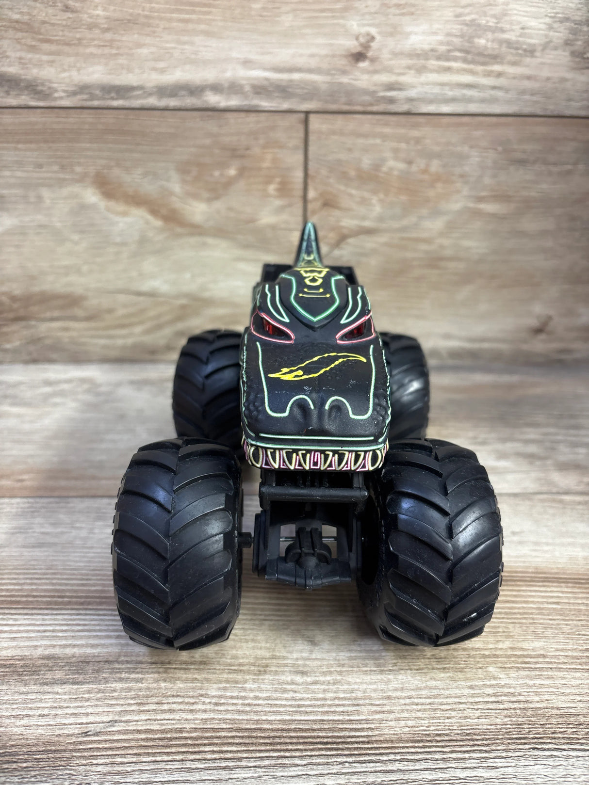 Hot Wheels Monster Trucks Oversized 1:24 Scale Diecast Neon Mega Wrex