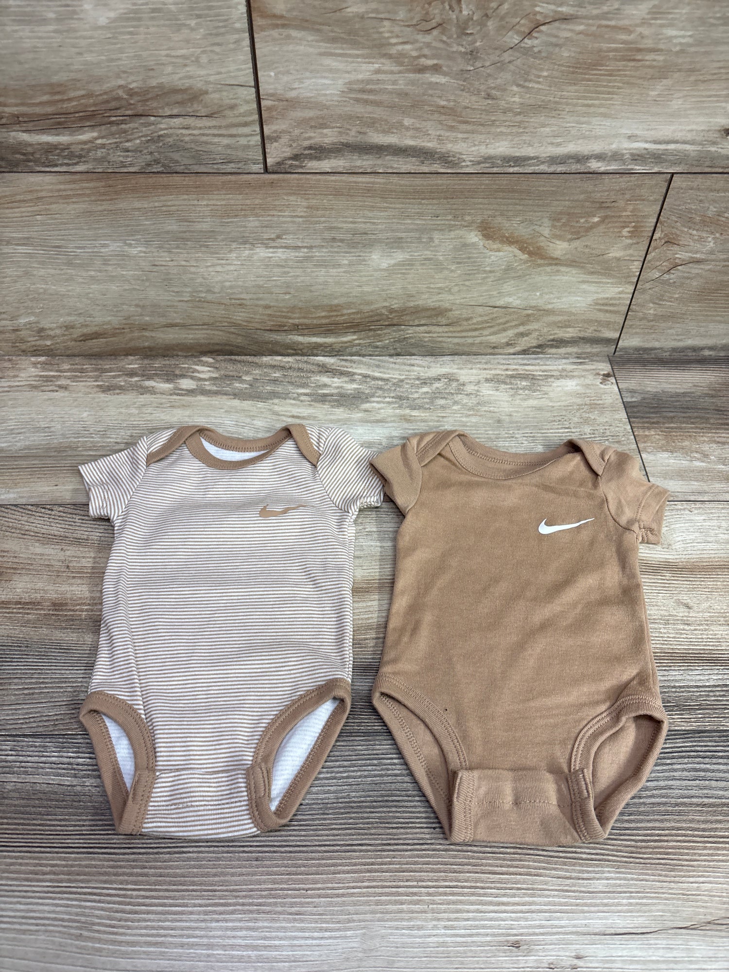 Nike 2pk Bodysuits Tan sz 3m