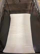 Guava Lotus Travel Crib With Travel Bag in Grey*