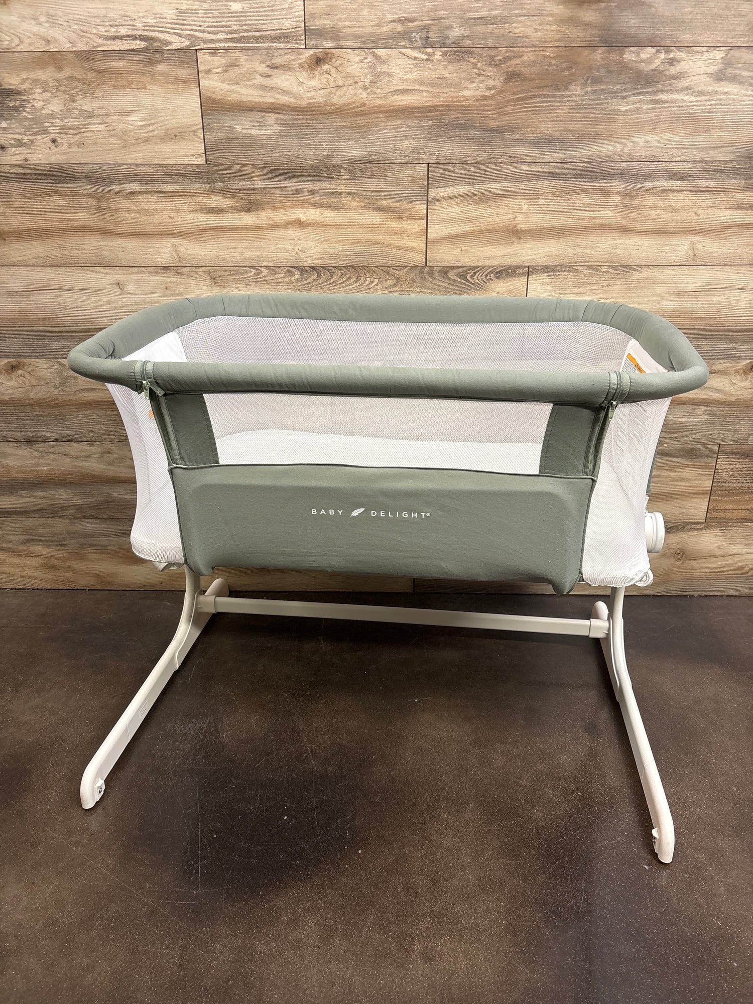 Baby Delight Beside Me Dreamer Bedside Bassinet in Sage