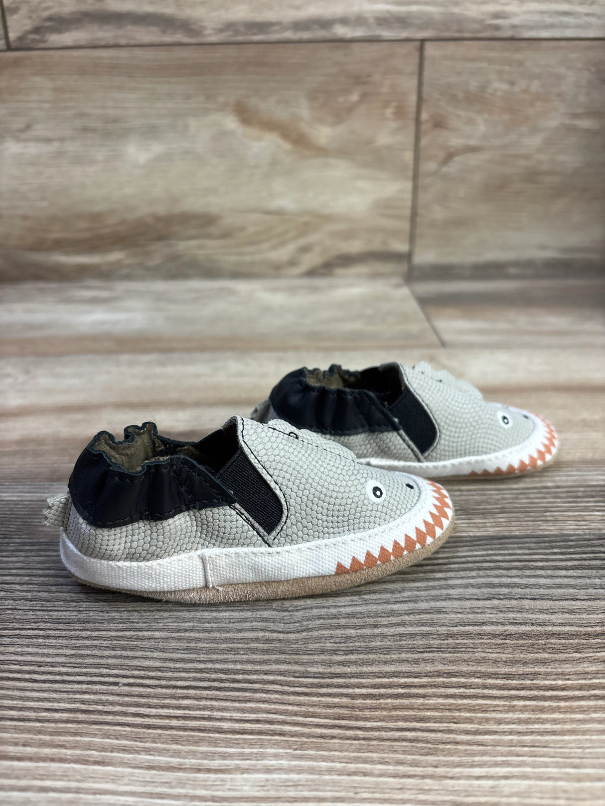 Robeez Dino Dan Soft Sole Shoes Grey sz 2/3c