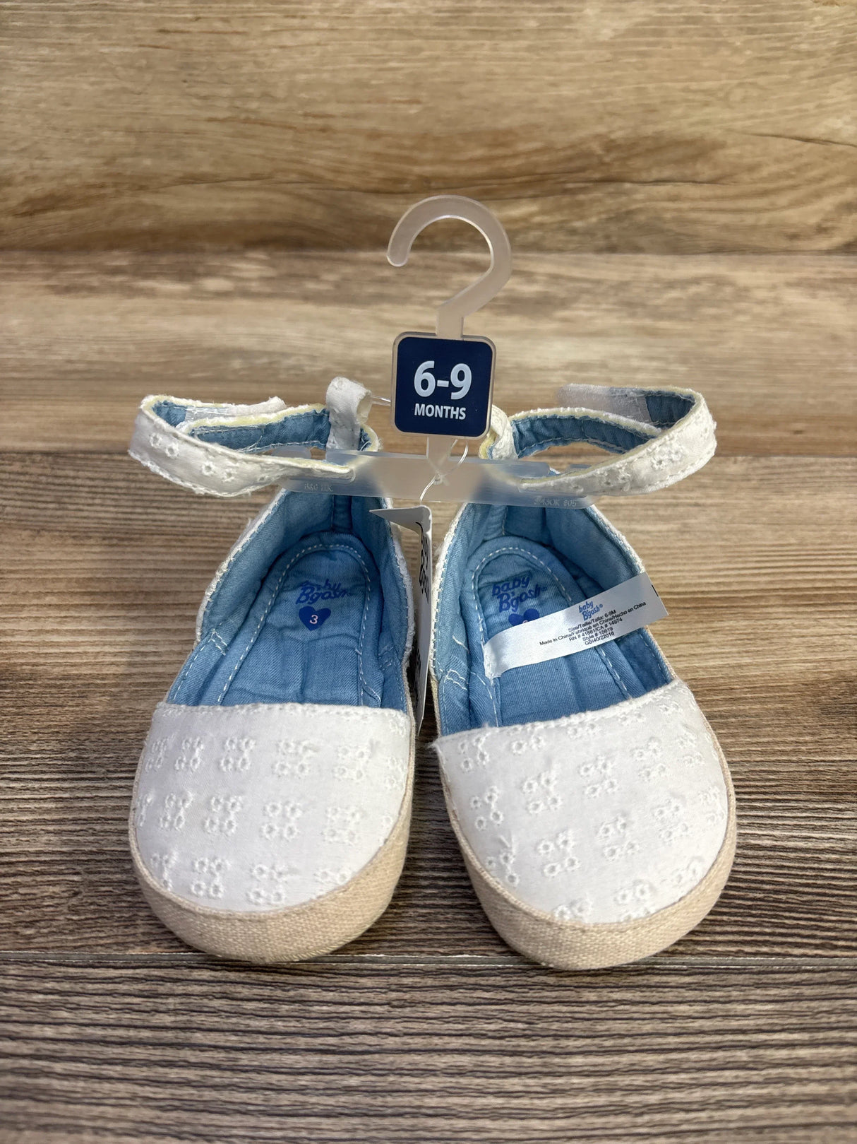 NEW Oshkosh Eyelet Soft Sole Shoes White sz 2/3c