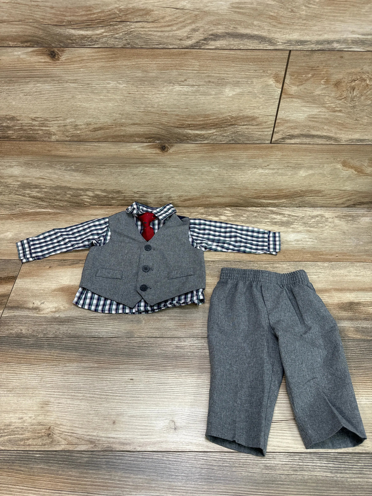 Izod 4pc Plaid Vest Set White/Grey sz 3-6m