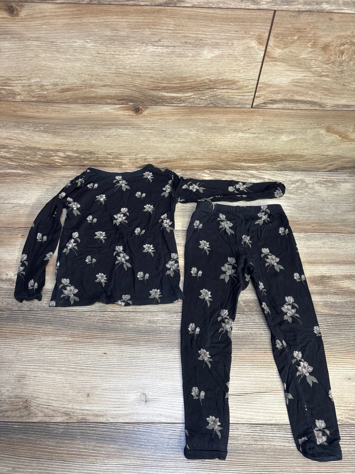Kyte Baby Long Sleeve Pajama 2pc Set in Floral Black sz 3T