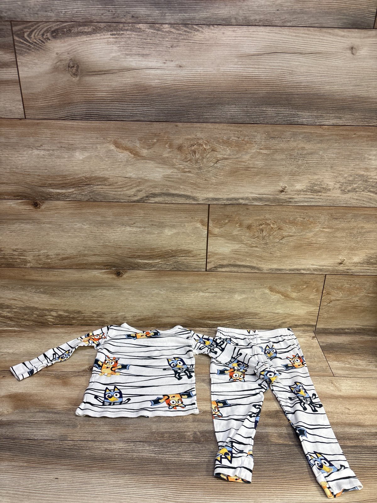 Bluey 2pc Halloween Pajama Set White sz 3T