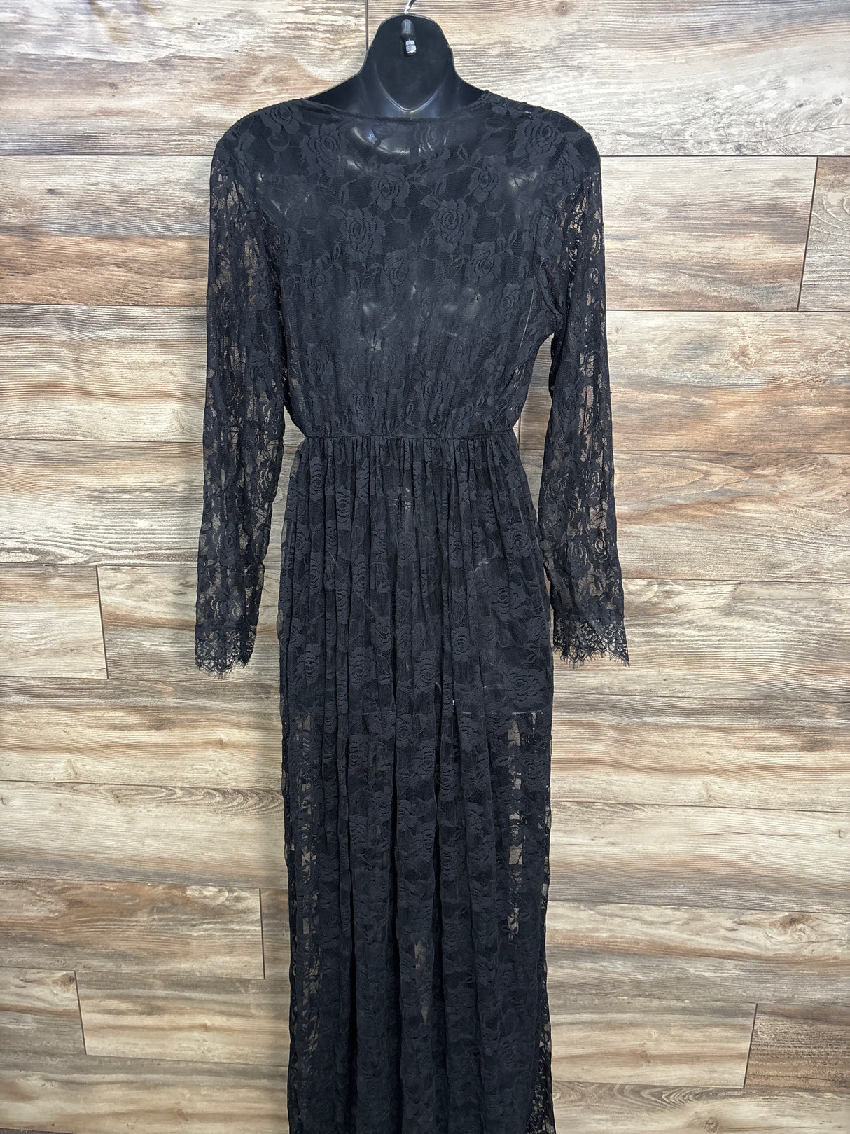 Floral Lace Photoshoot Gown Black sz Medium/Large