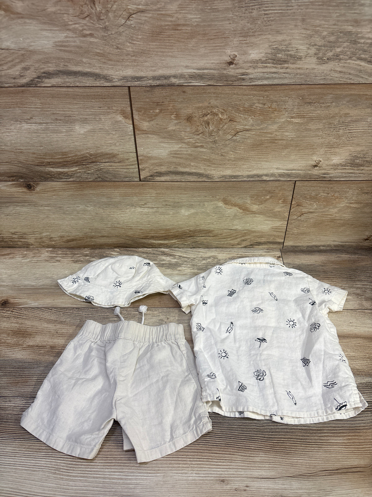 Carter's 3pc Button-Up Shirt, Shorts, & Hat Set Ivory sz 9m