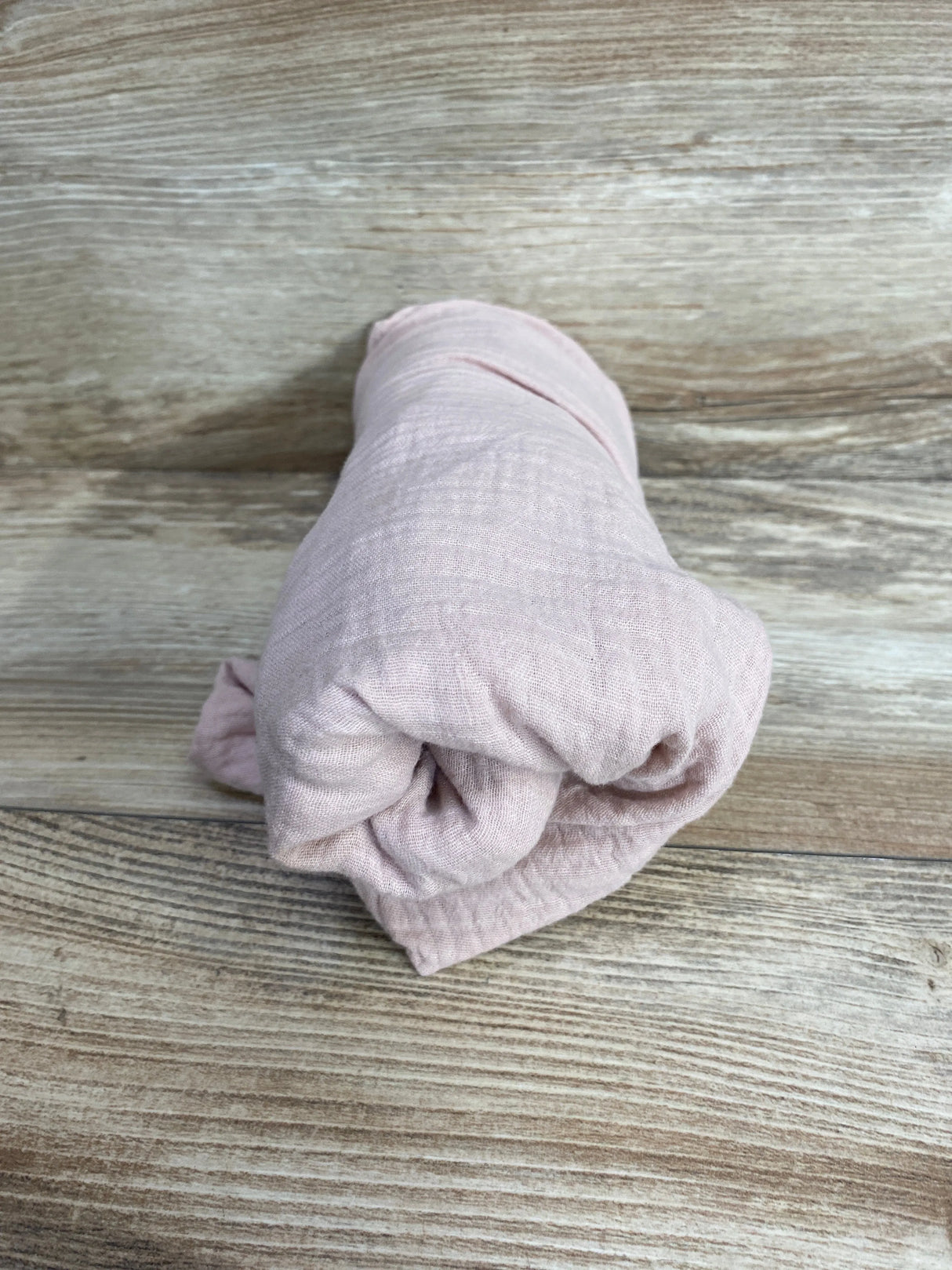 Mushie Extra Soft Muslin Crib Sheet in Blush