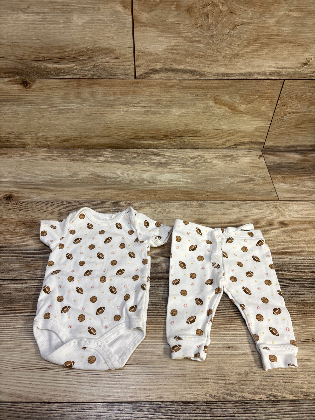 Starting Out 2pc Sports Ball Bodysuit & Pants Set White sz Newborn