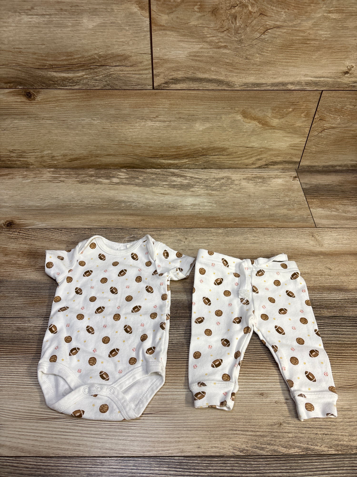 Starting Out 2pc Sports Ball Bodysuit & Pants Set White sz Newborn