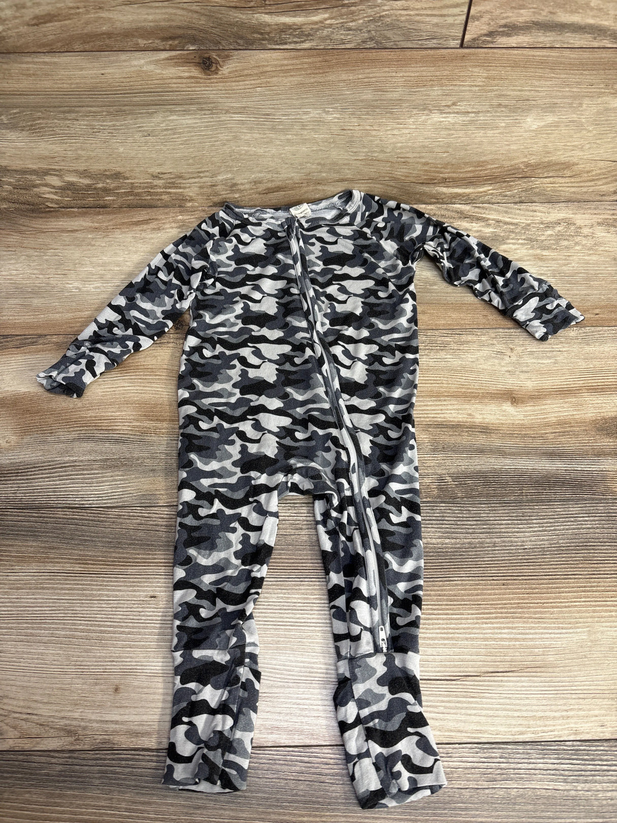 Larkspur Convertible Footed Romper Camo Grey sz 12-18m