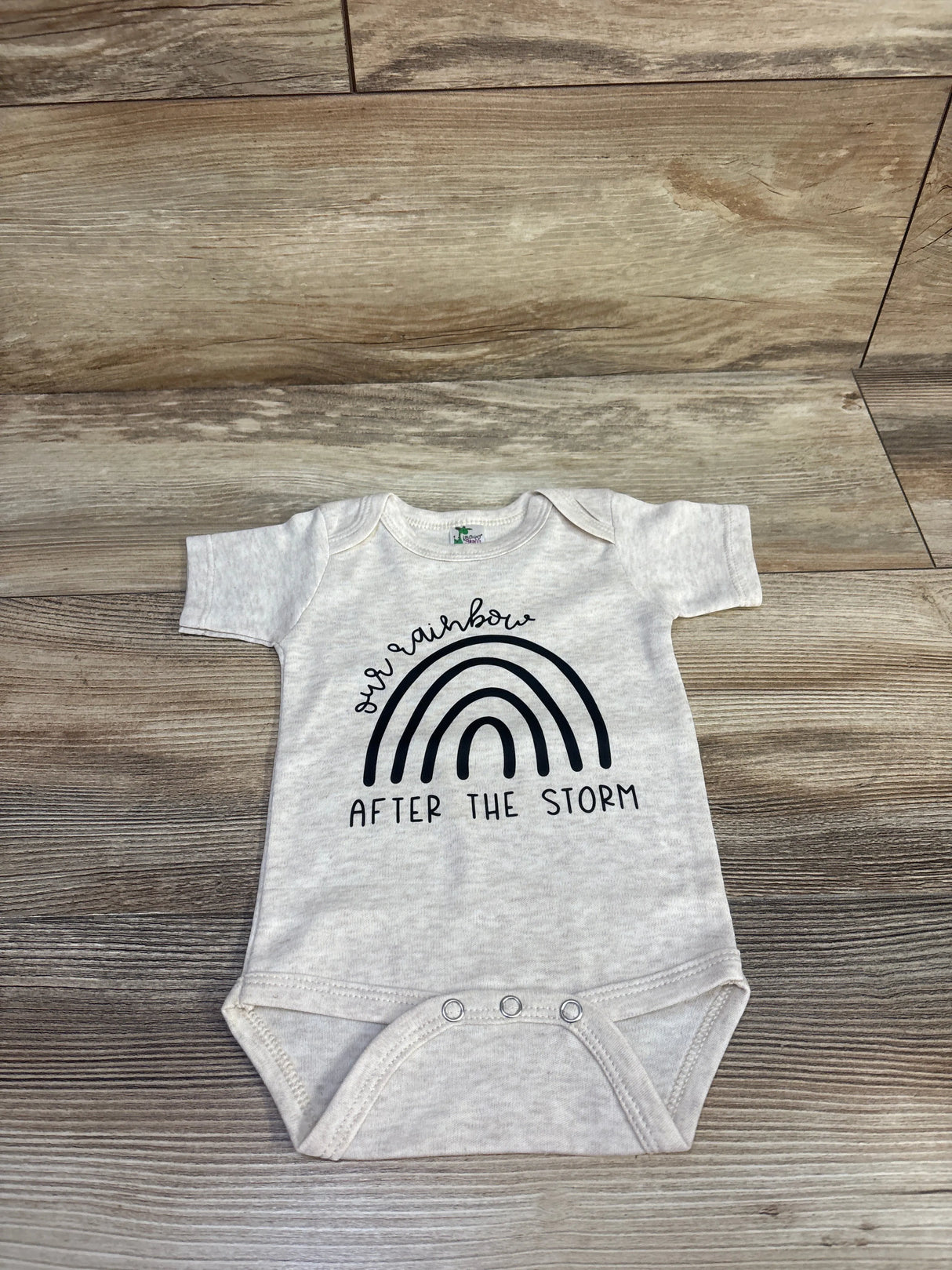 Laughing Giraffe Our Rainbow After The Storm Bodysuit Beige sz 0-3m