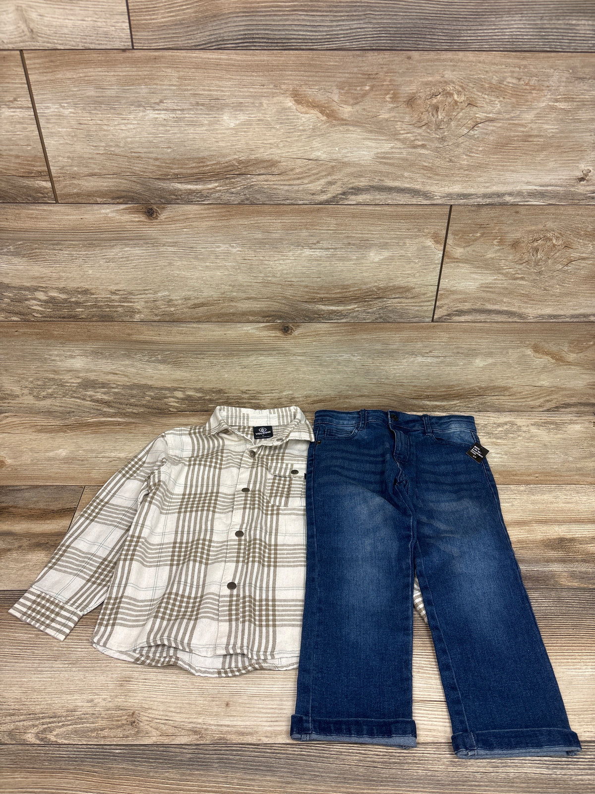 NEW Volcom 2pc Plaid Flannel & Jeans Set Beige sz 4T