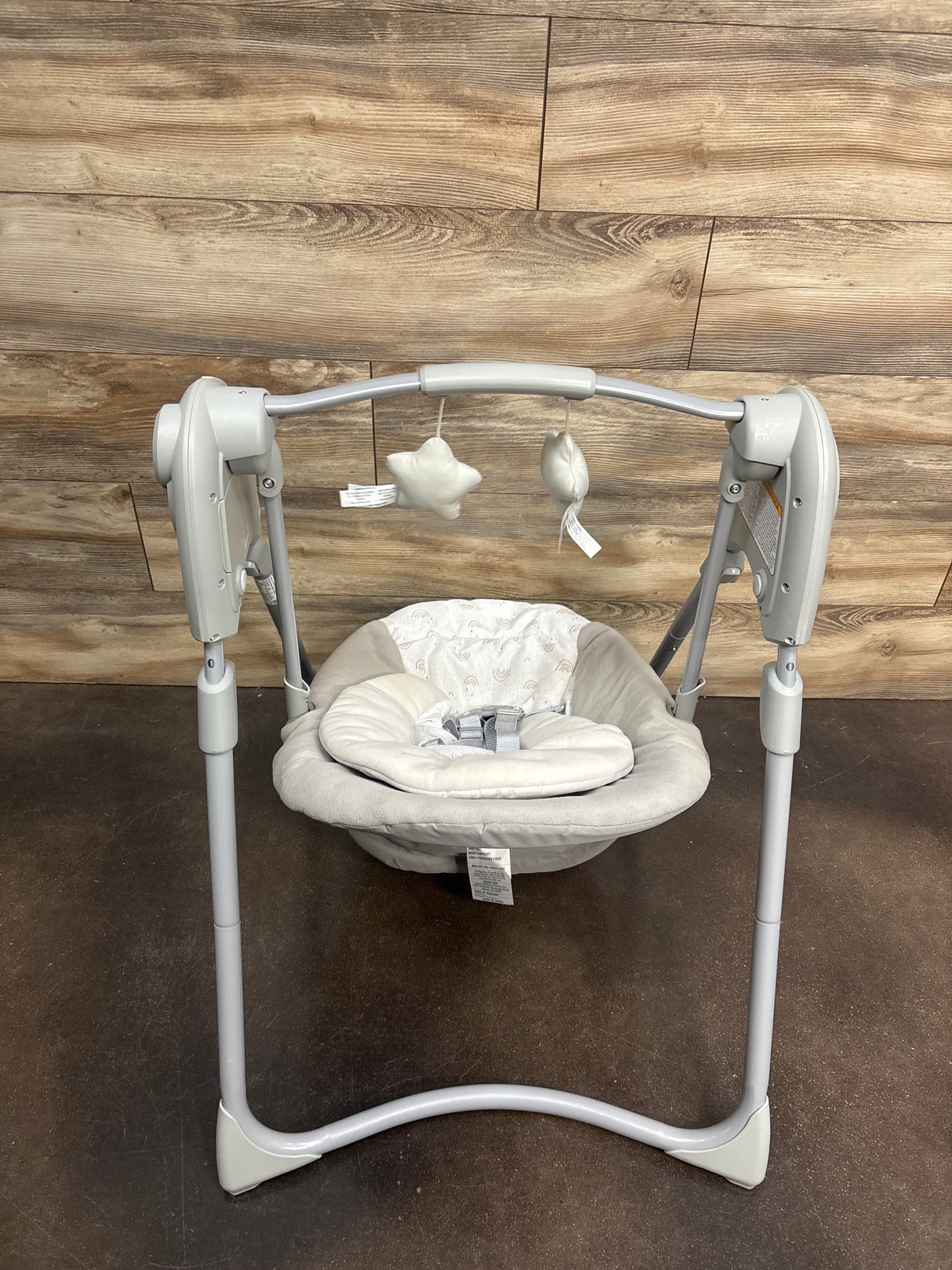 Graco Slim Spaces Compact Baby Swing in Reign Fashion
