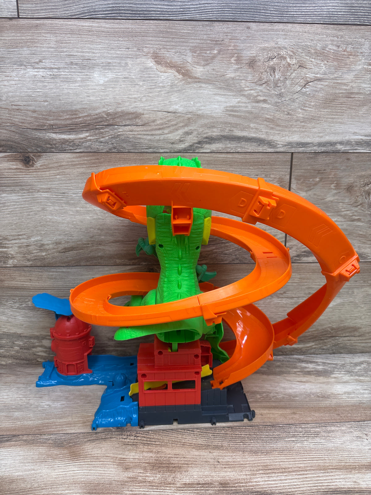 Hot Wheels City T-Rex Blaze Battle