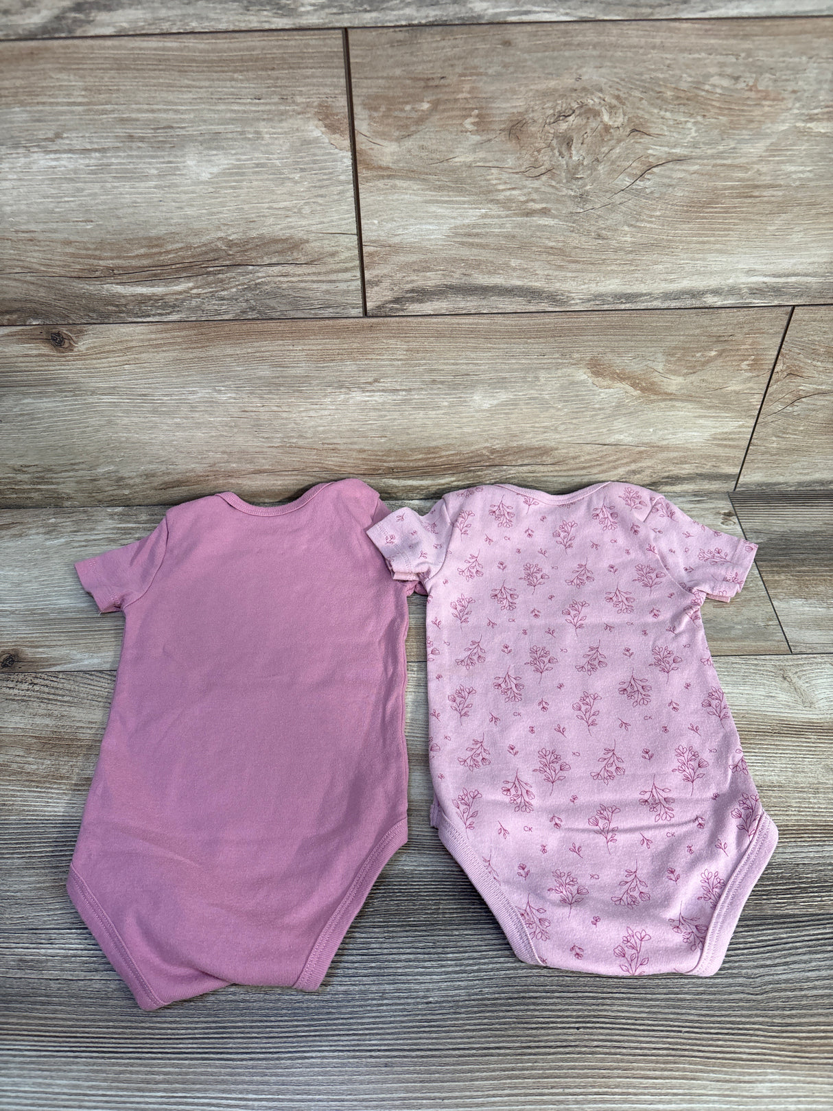 Calvin Klein 2pk Bodysuits Pink sz 18m