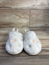 Cat & Jack Nova Embroidered Flower Slippers, White sz 7/8c