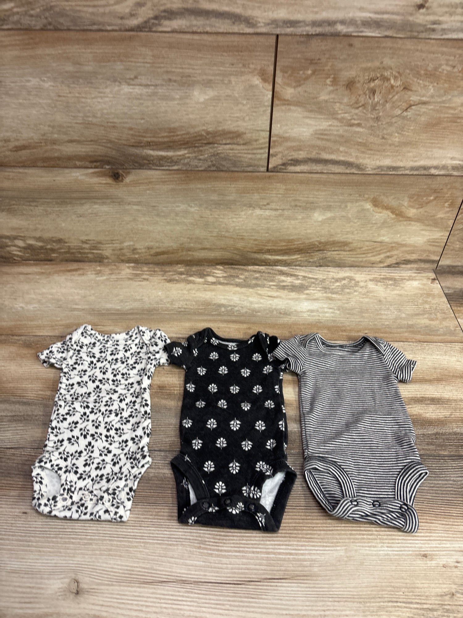 Carter's 3pk Bodysuits Grey sz Preemie