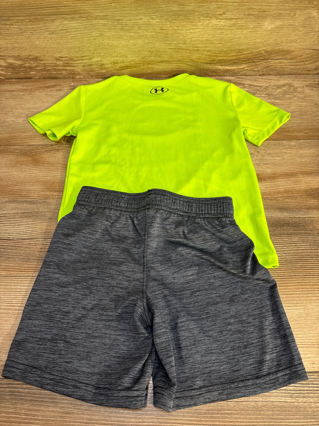 Under Armour 2pc Active Shirt & Shorts Set Green sz 4T