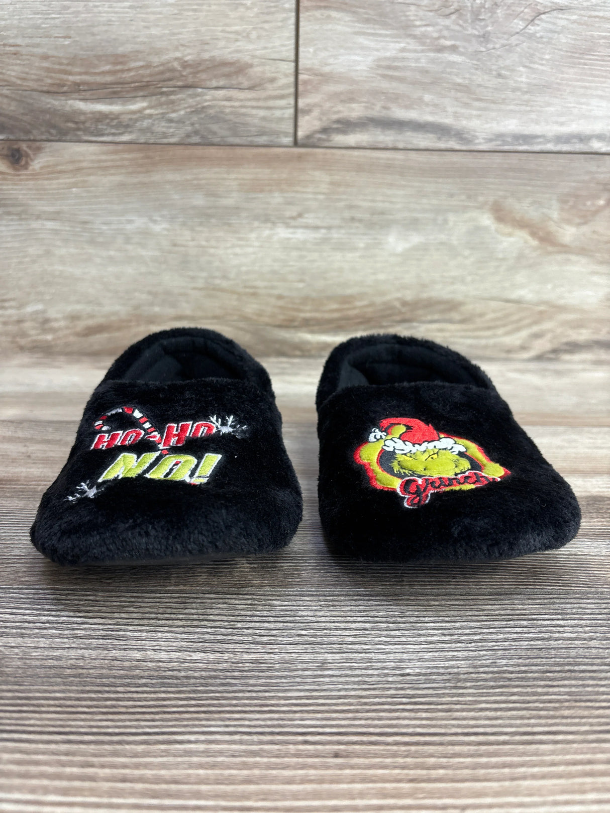 The Grinch Slippers Black sz 13c/1Y